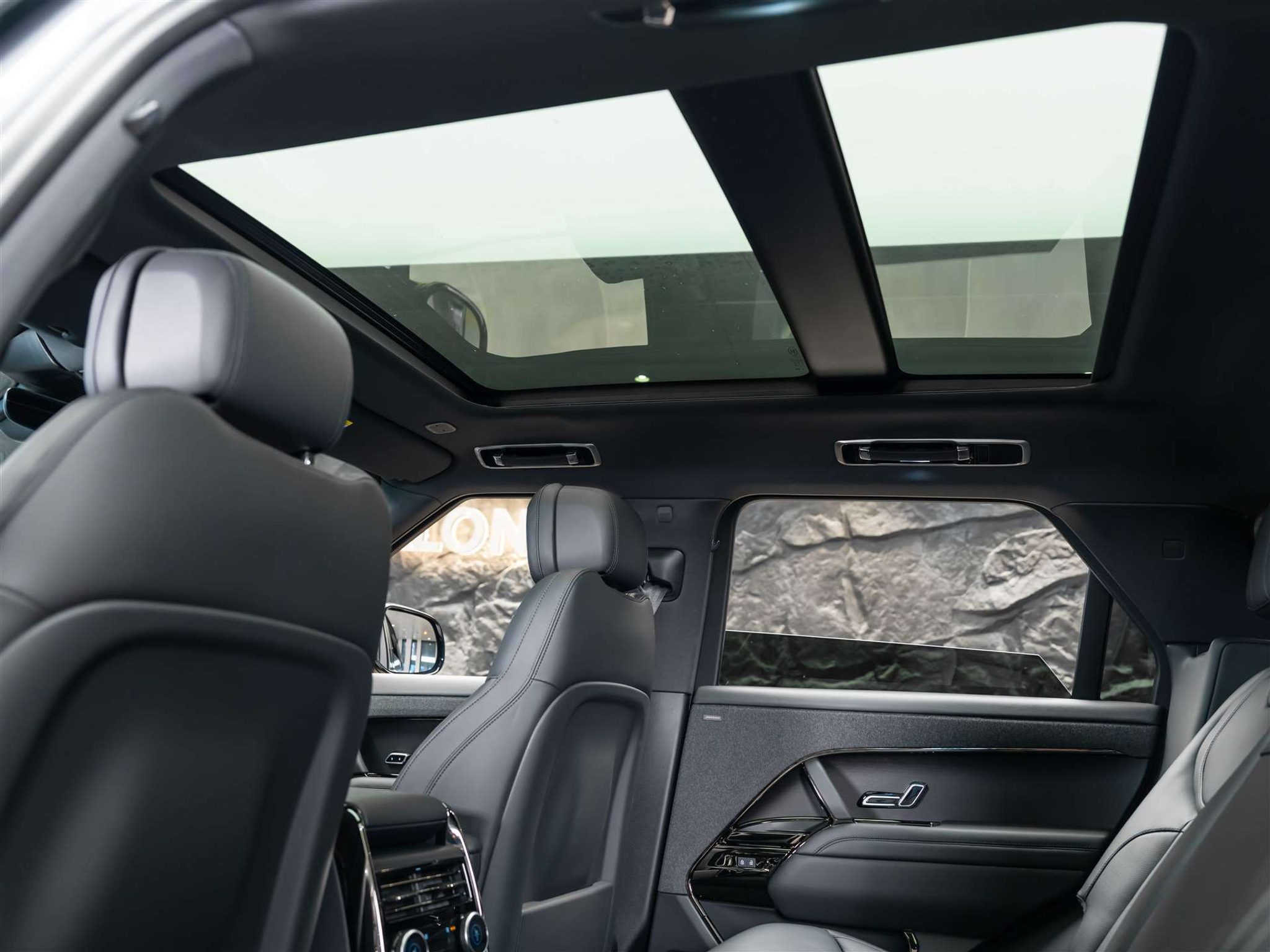 listing desktop thumbnail image 15