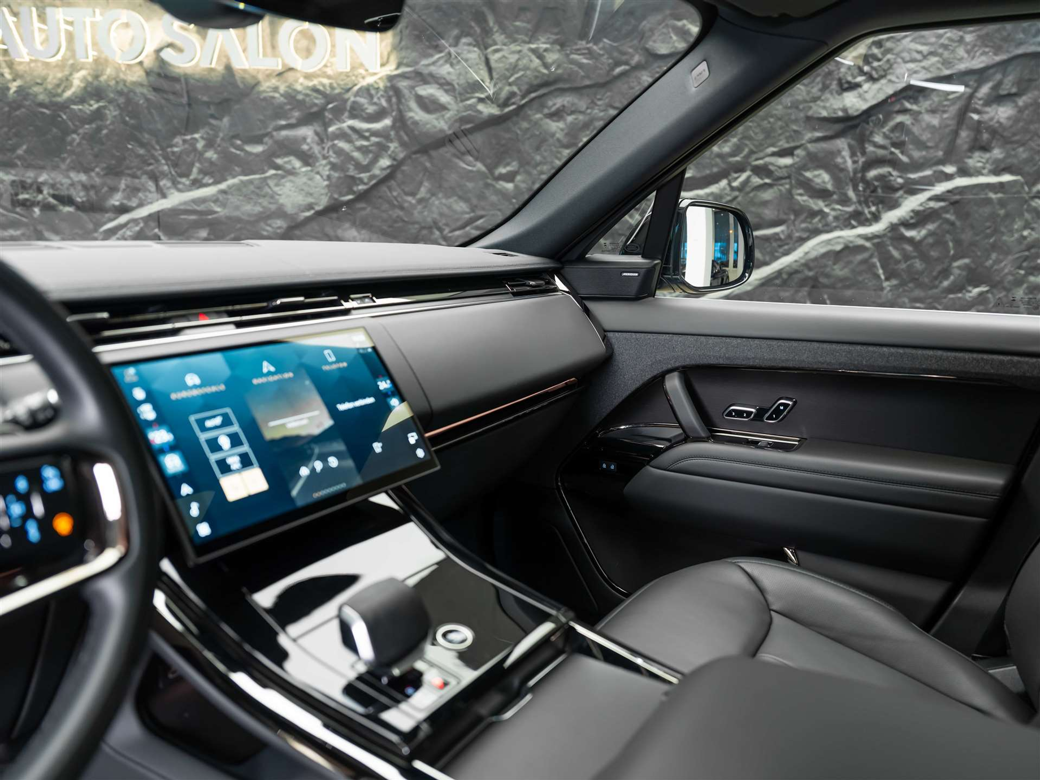 listing desktop thumbnail image 9