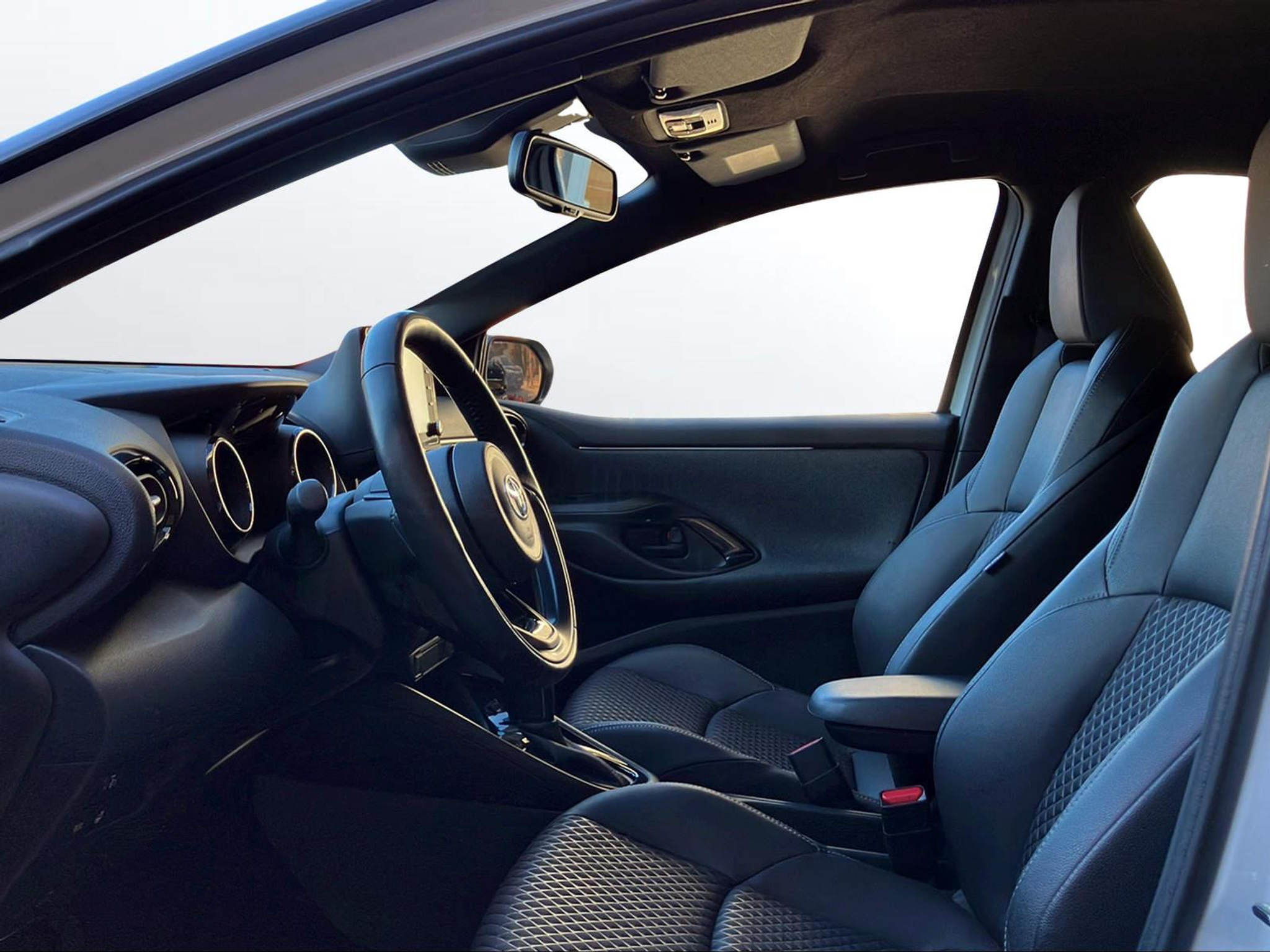 listing desktop thumbnail image 3