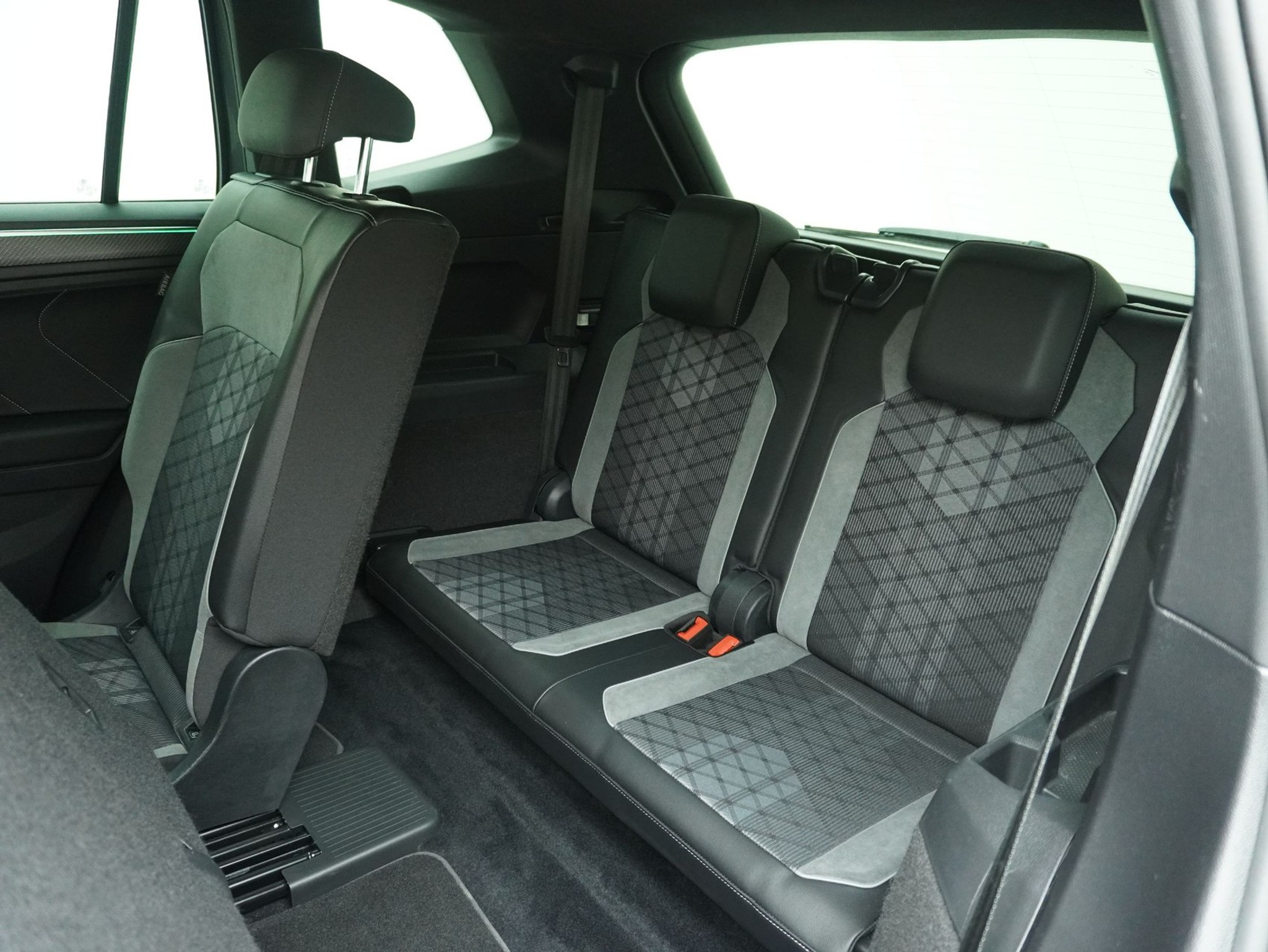 listing desktop thumbnail image 12