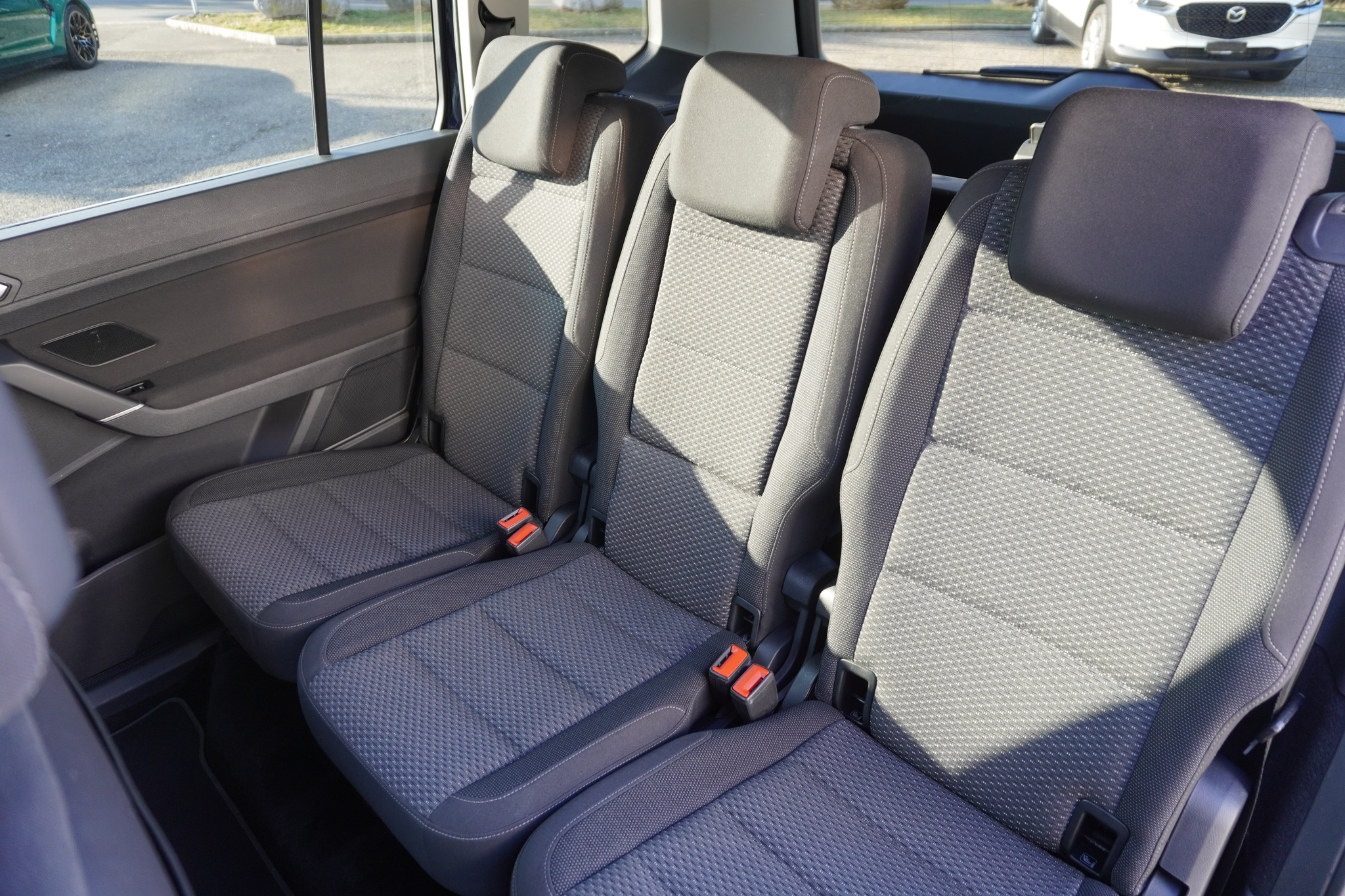 listing desktop thumbnail image 12