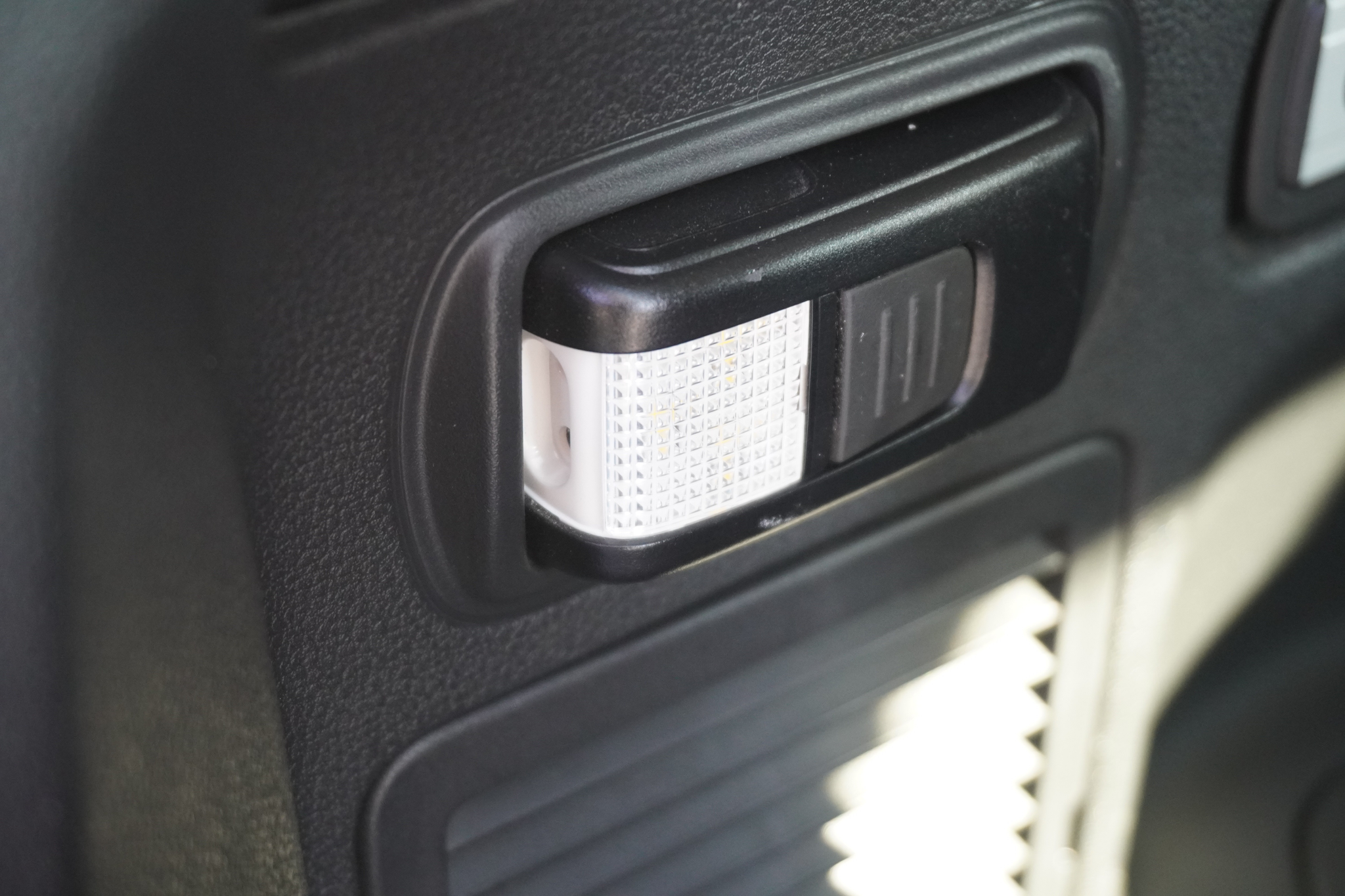 listing desktop thumbnail image 10