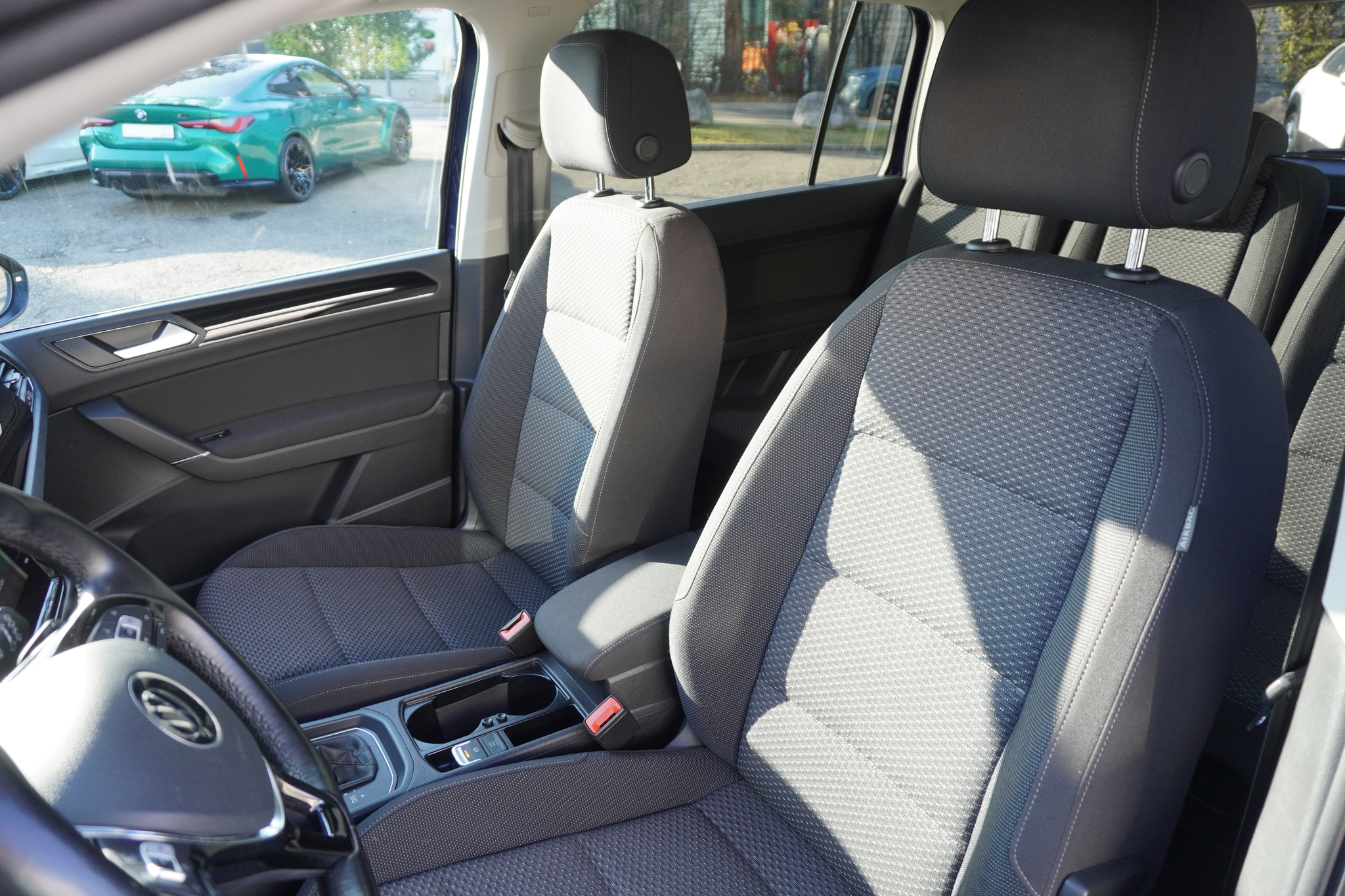 listing desktop thumbnail image 11