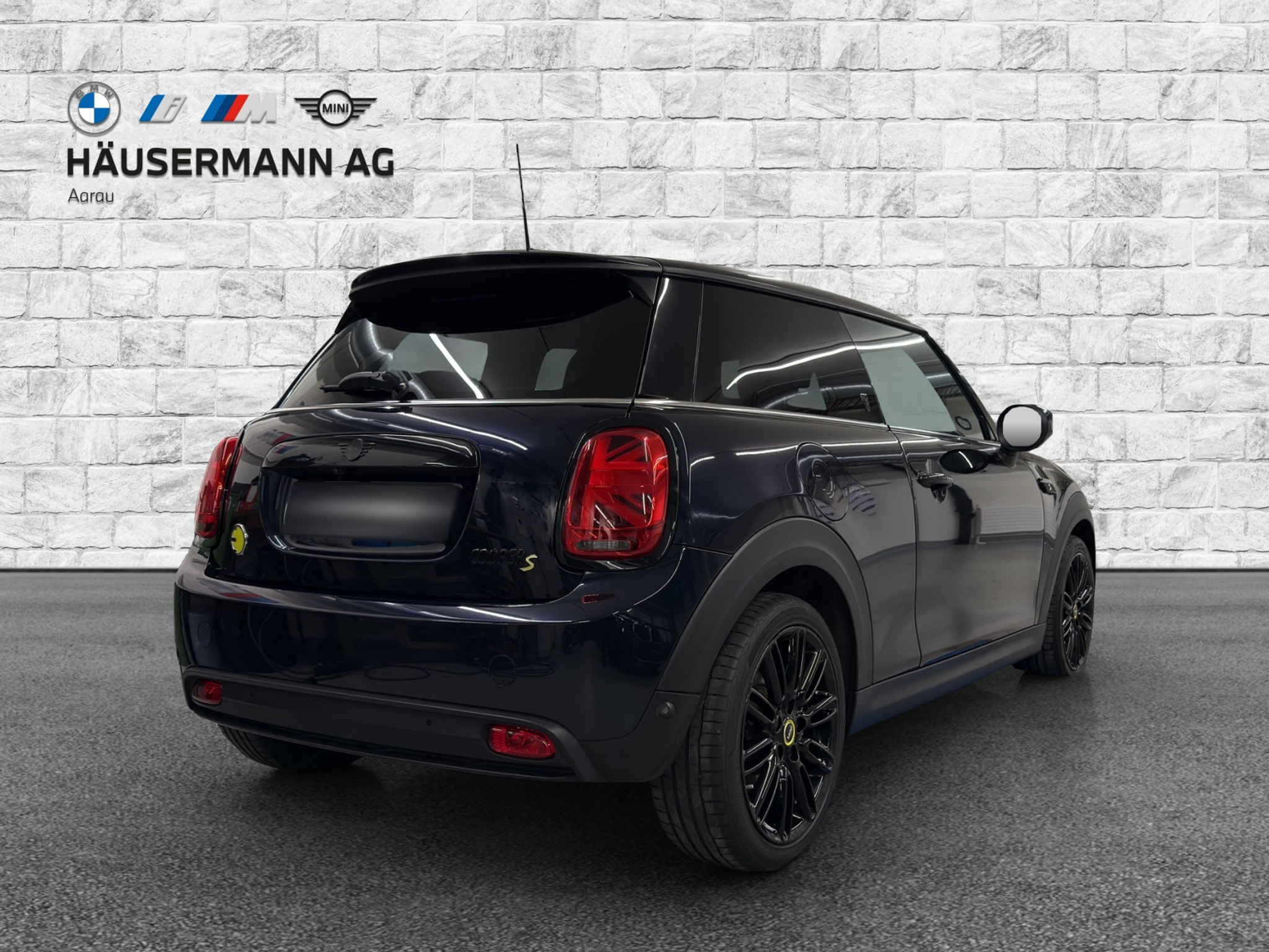 listing desktop thumbnail image 4