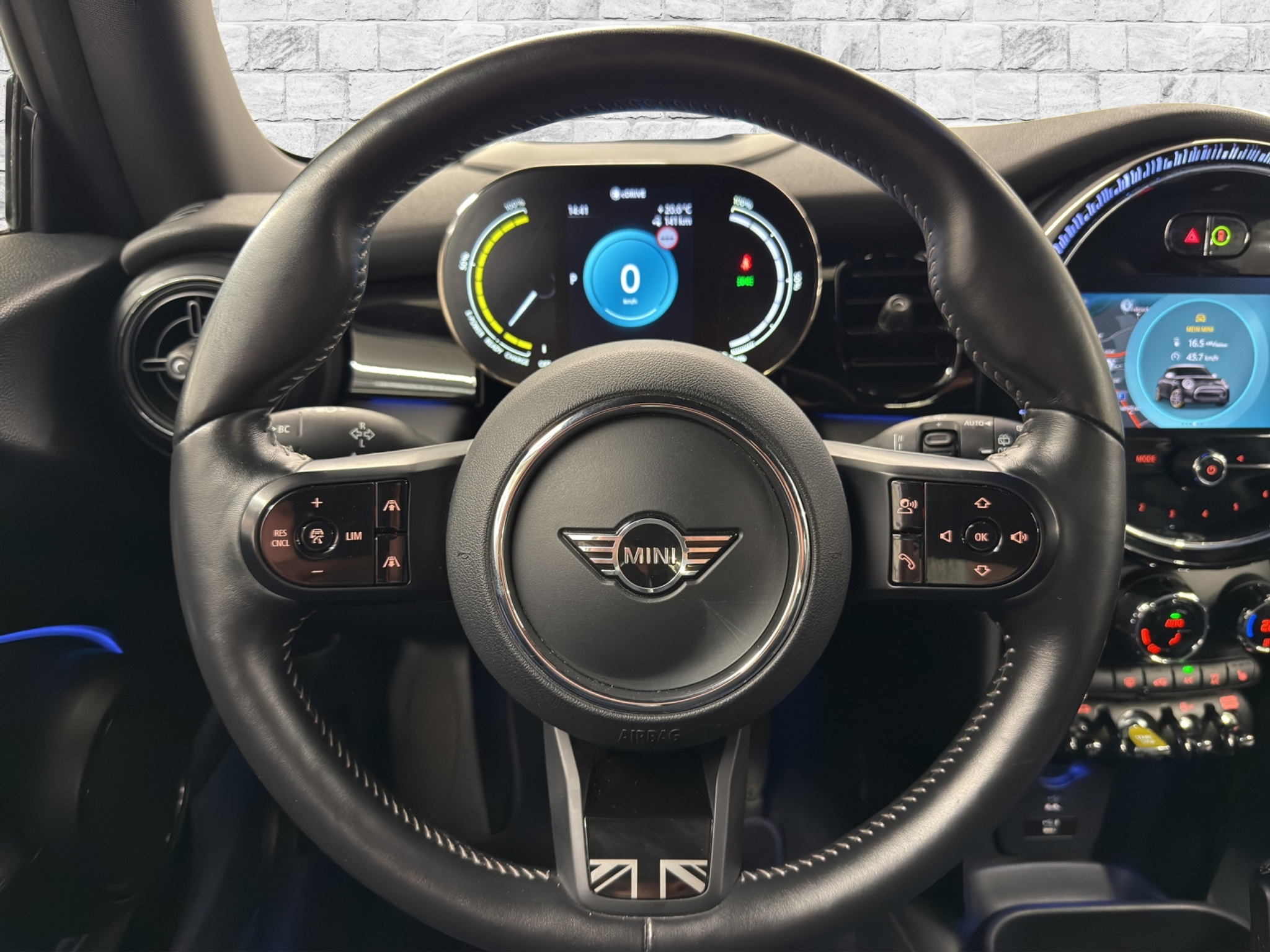 listing desktop thumbnail image 12