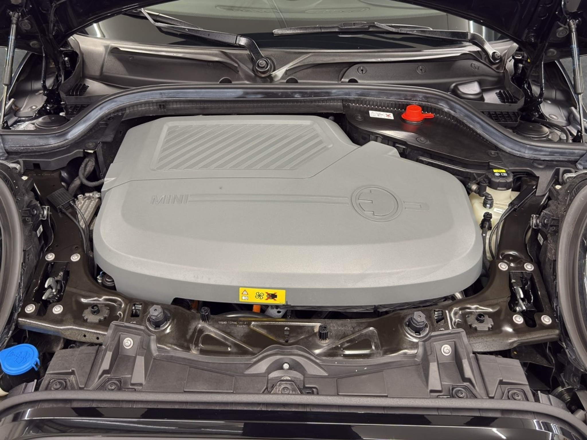 listing desktop thumbnail image 23