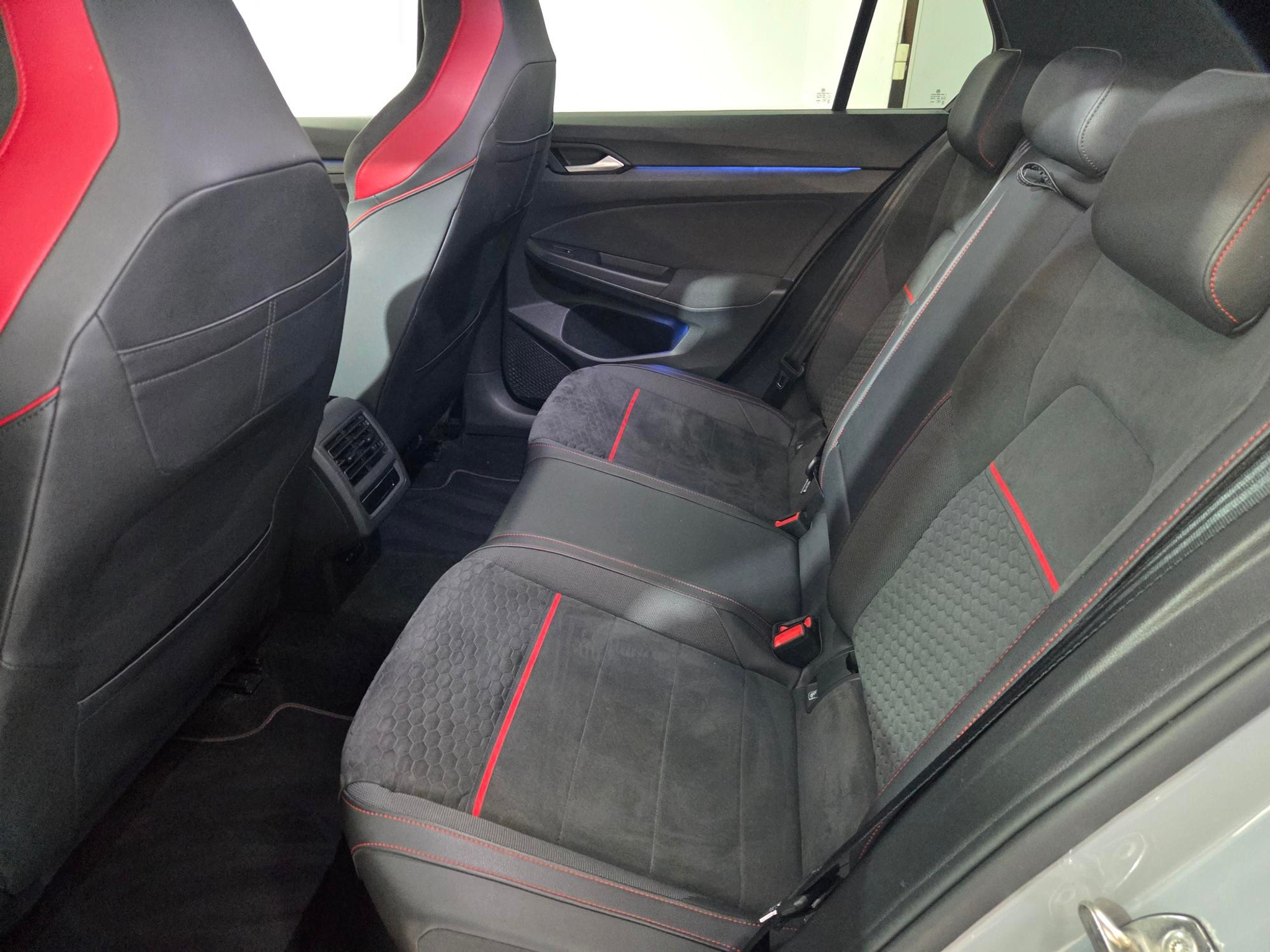 listing desktop thumbnail image 9