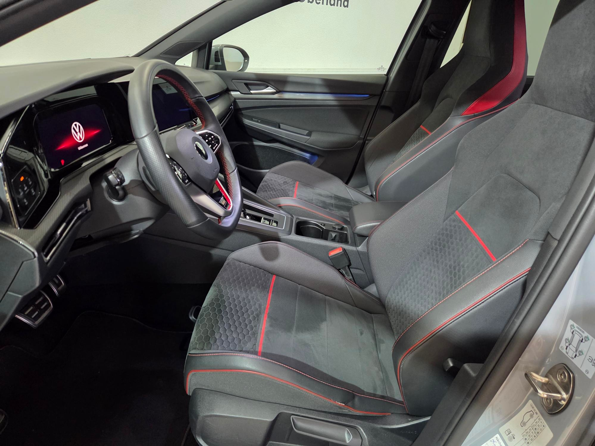 listing desktop thumbnail image 8