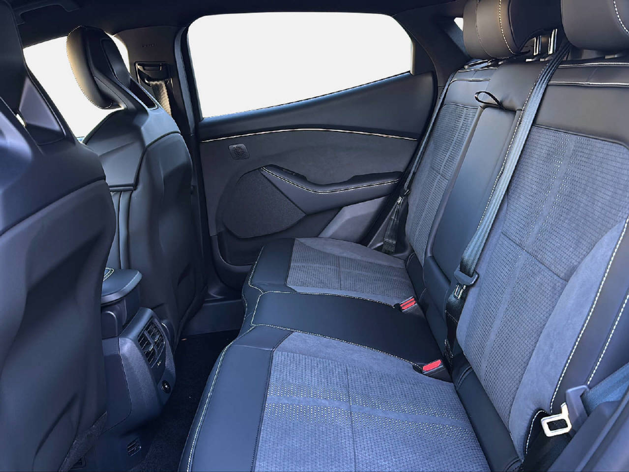 listing desktop thumbnail image 13