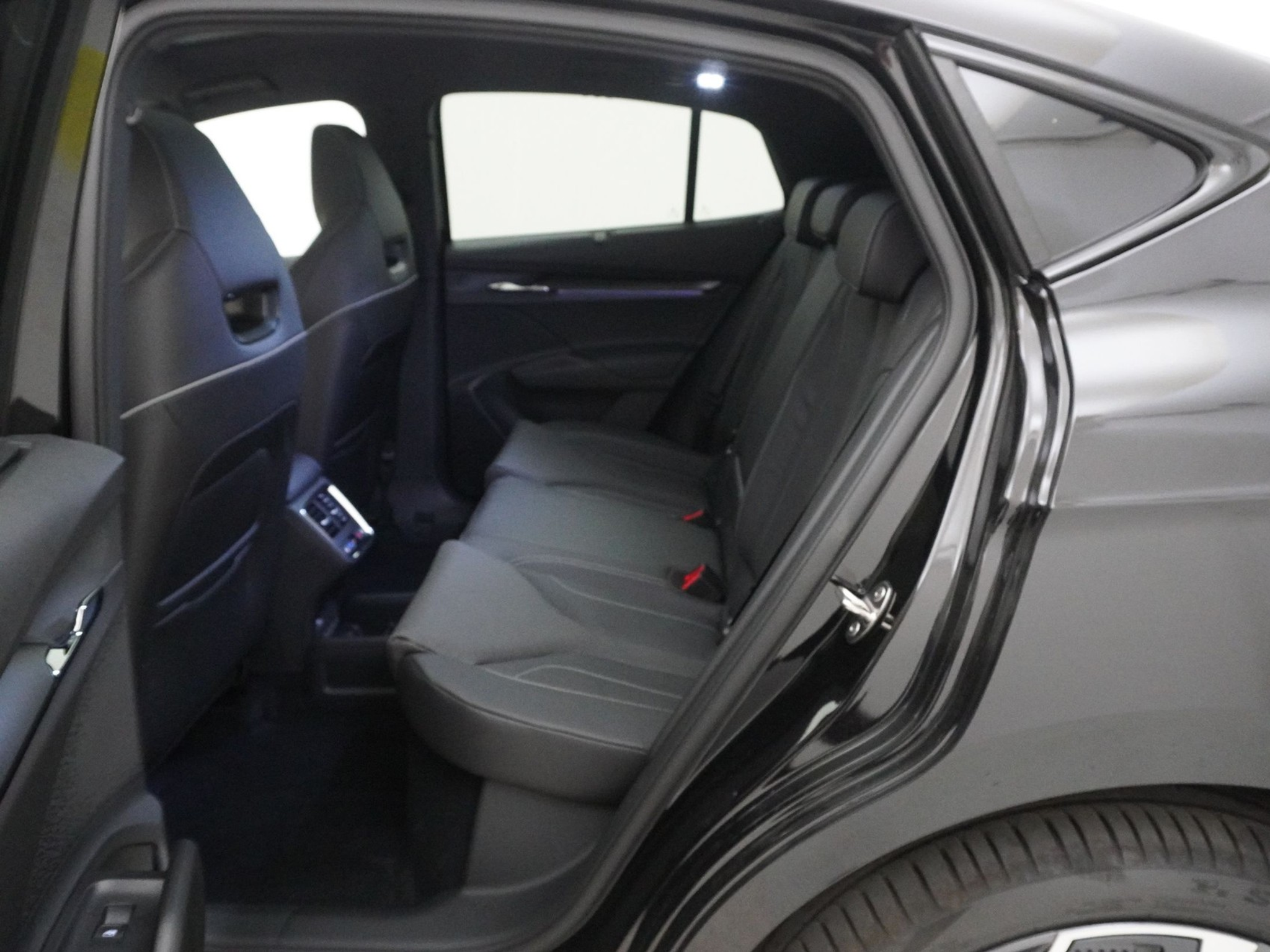 listing desktop thumbnail image 14