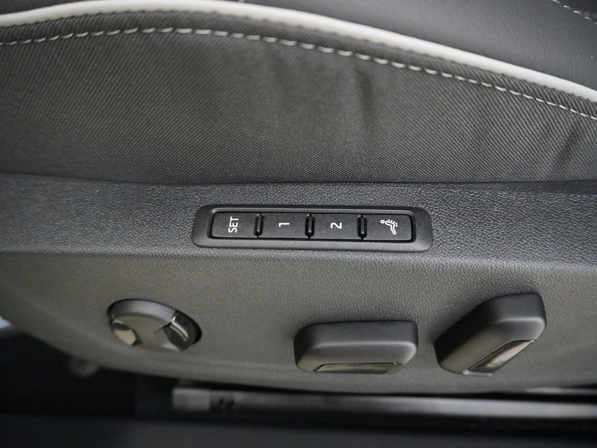 listing desktop thumbnail image 13