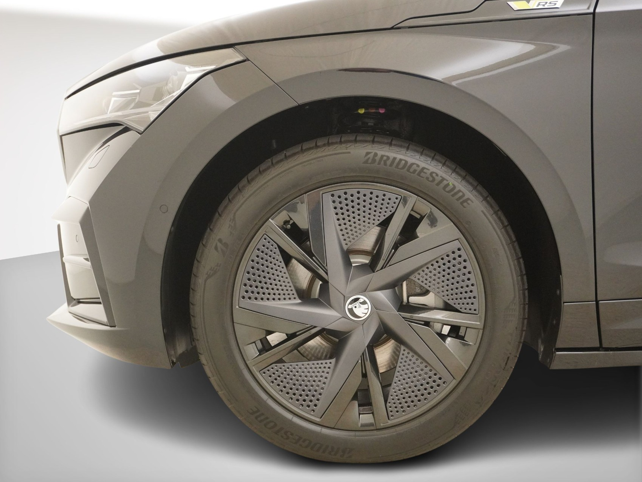 listing desktop thumbnail image 8