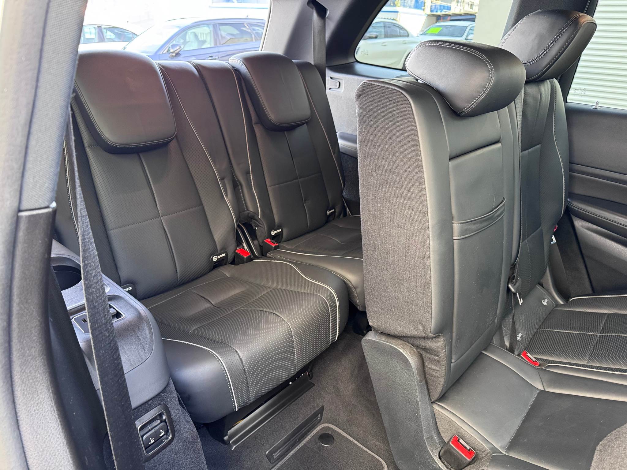 listing desktop thumbnail image 11