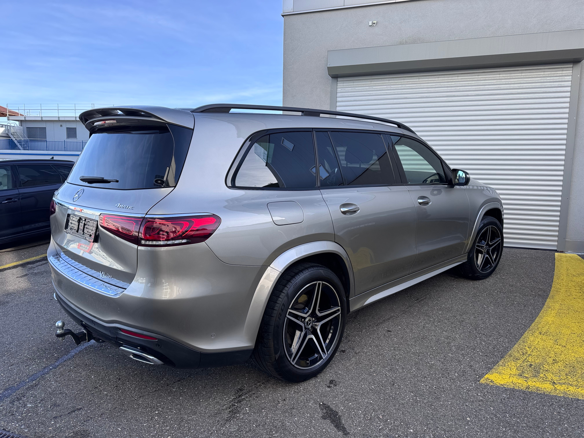 listing desktop thumbnail image 2