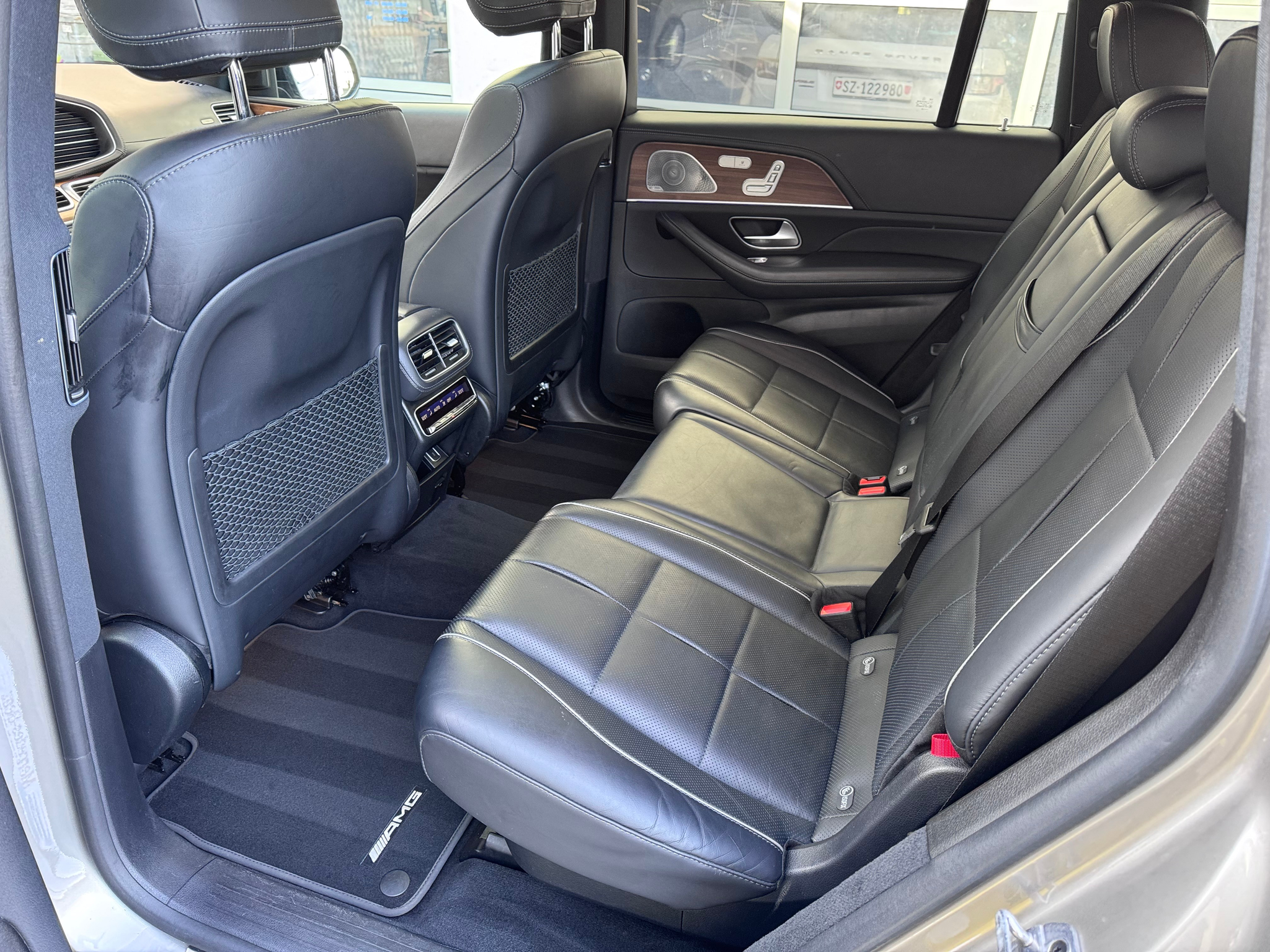 listing desktop thumbnail image 9