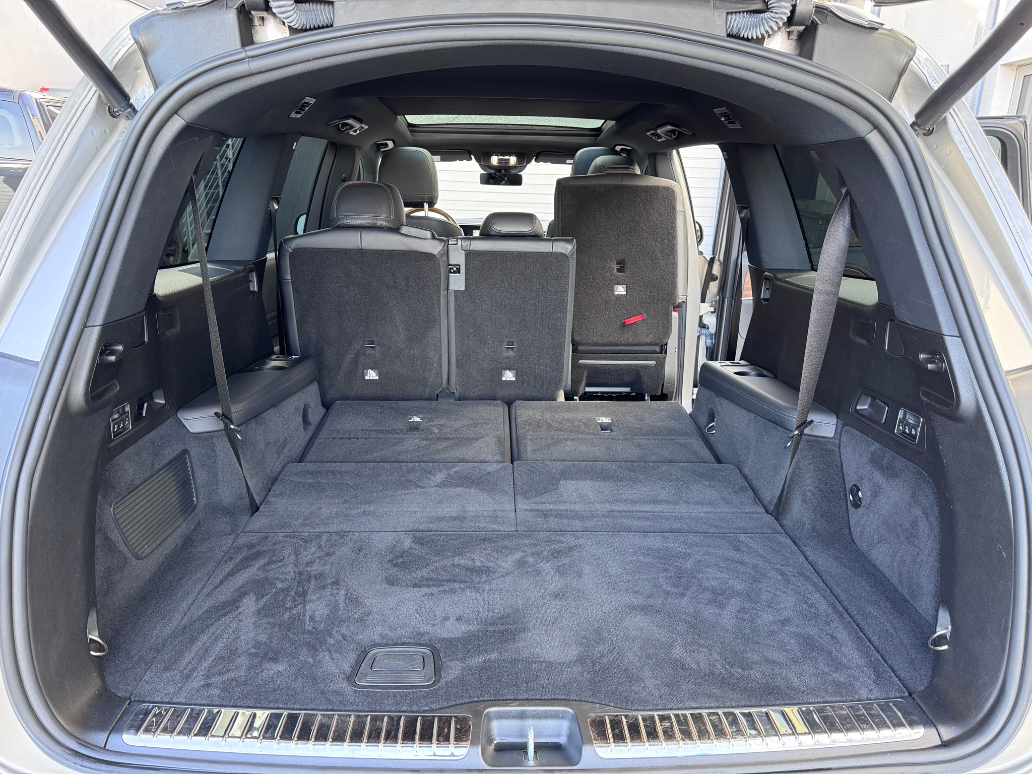 listing desktop thumbnail image 12