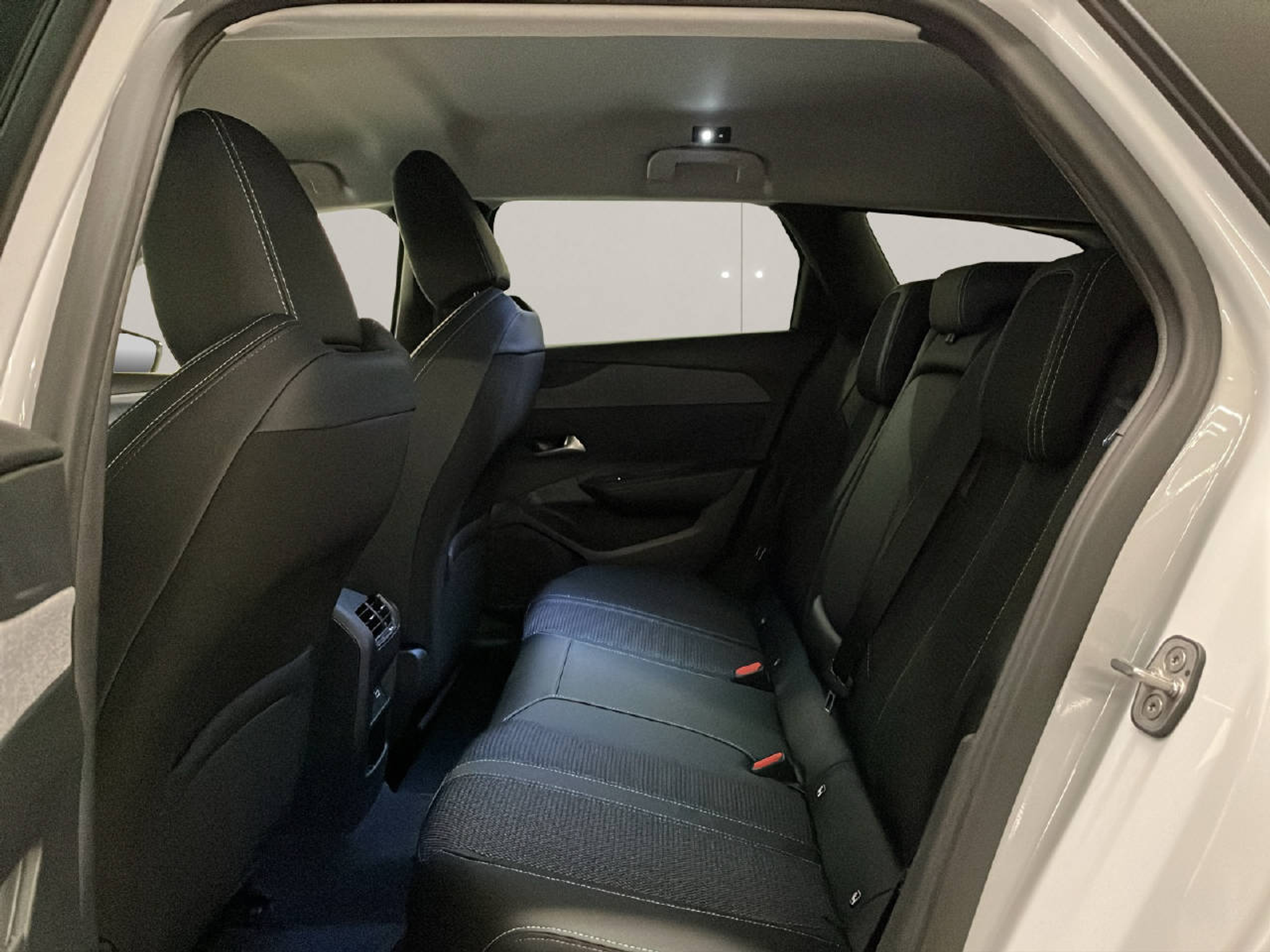 listing desktop thumbnail image 10