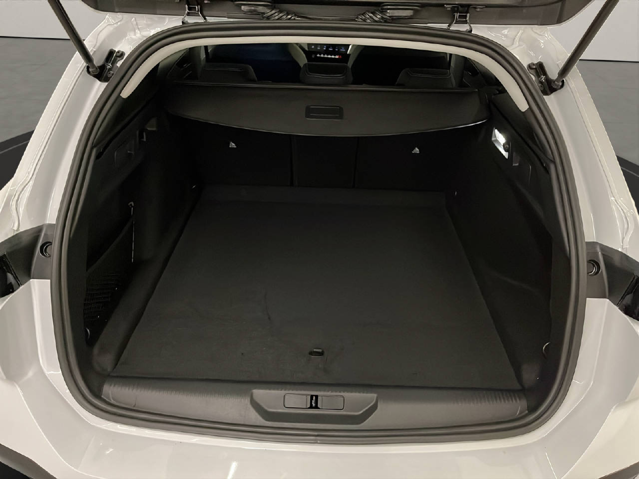 listing desktop thumbnail image 12