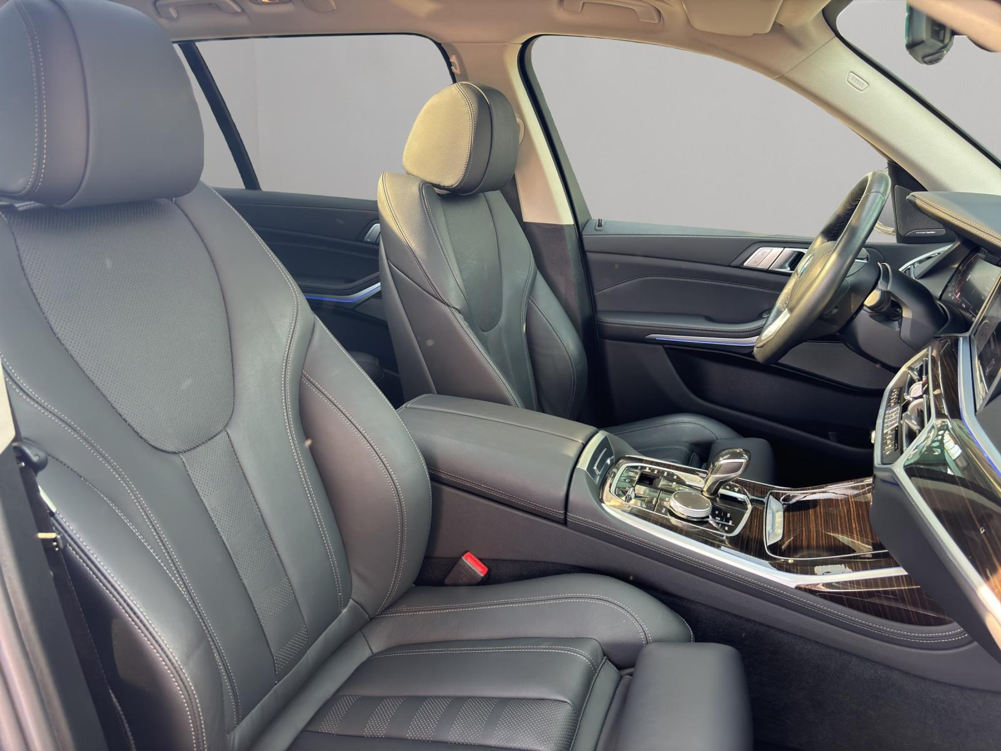 listing desktop thumbnail image 10