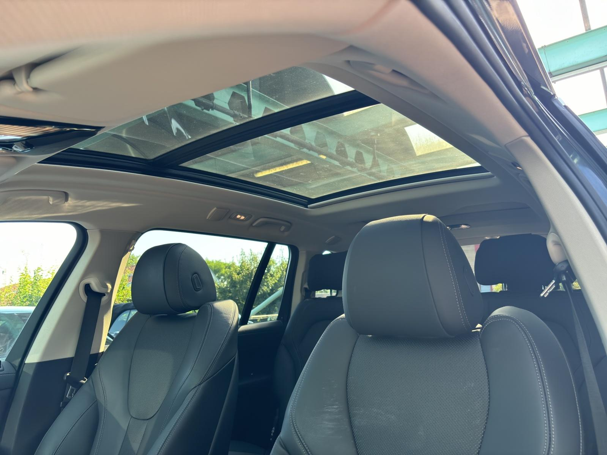 listing desktop thumbnail image 12