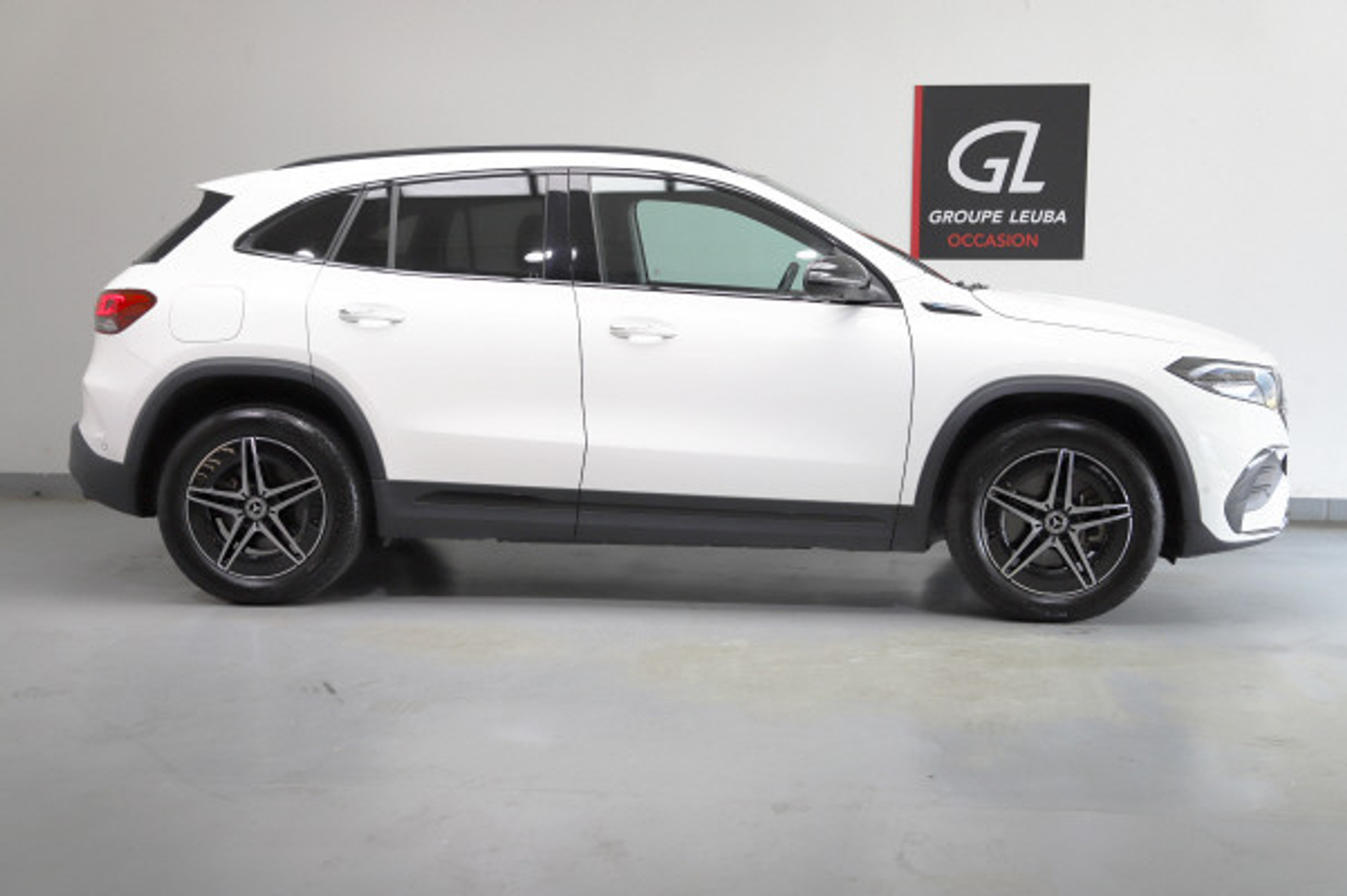 listing desktop thumbnail image 6