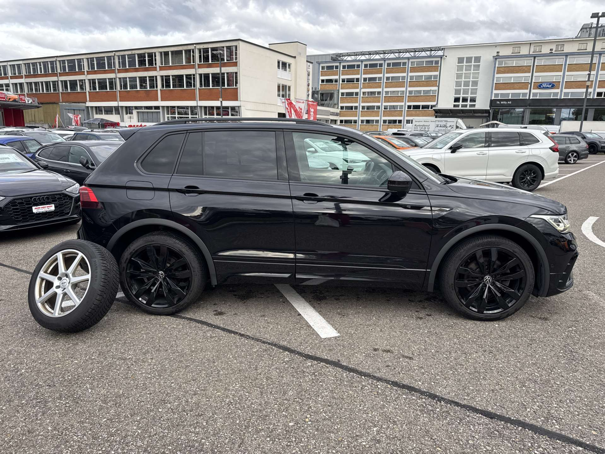 listing desktop thumbnail image 10