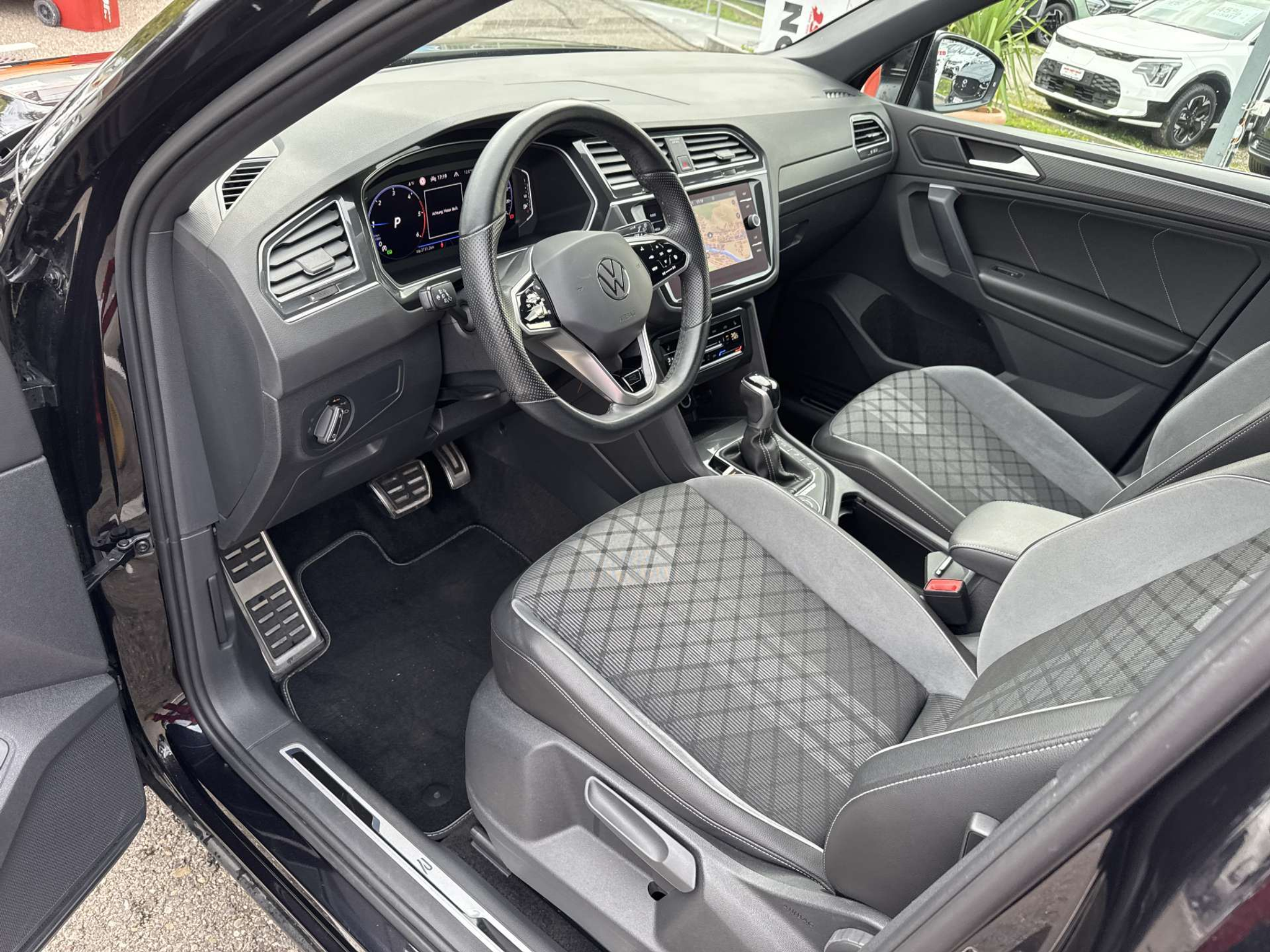 listing desktop thumbnail image 5