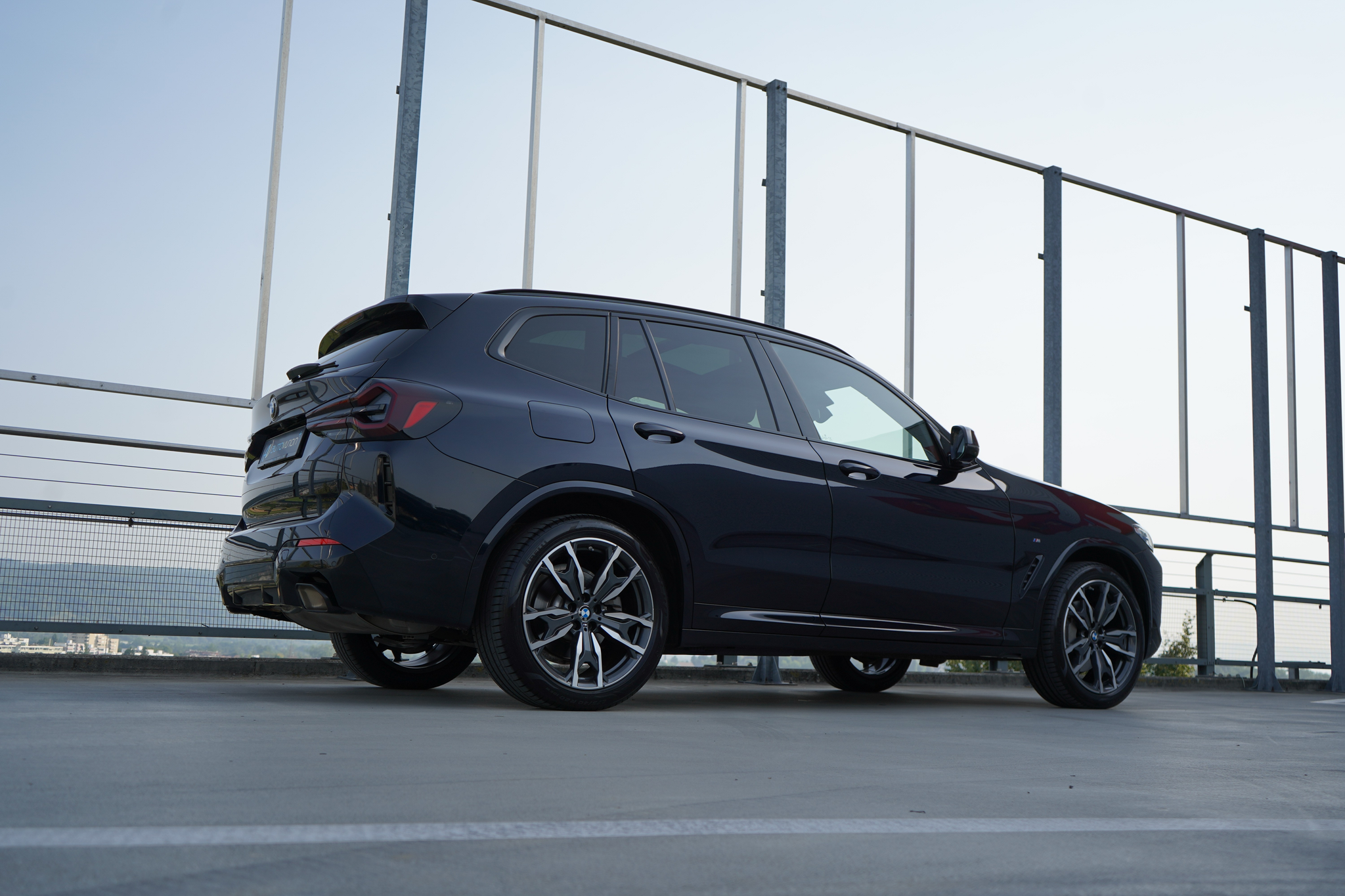 listing desktop thumbnail image 9