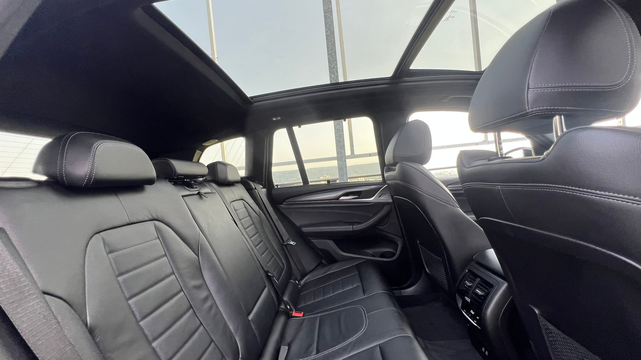 listing desktop thumbnail image 27