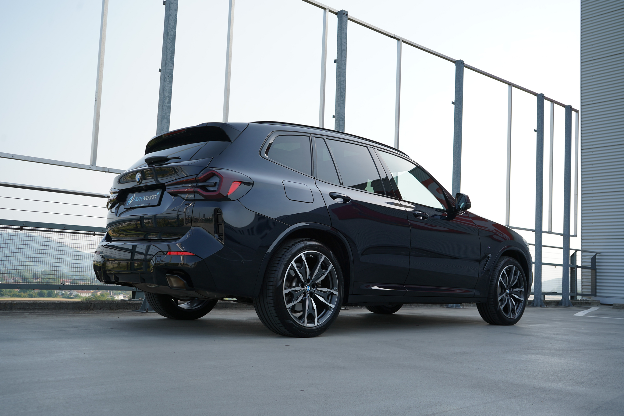 listing desktop thumbnail image 7