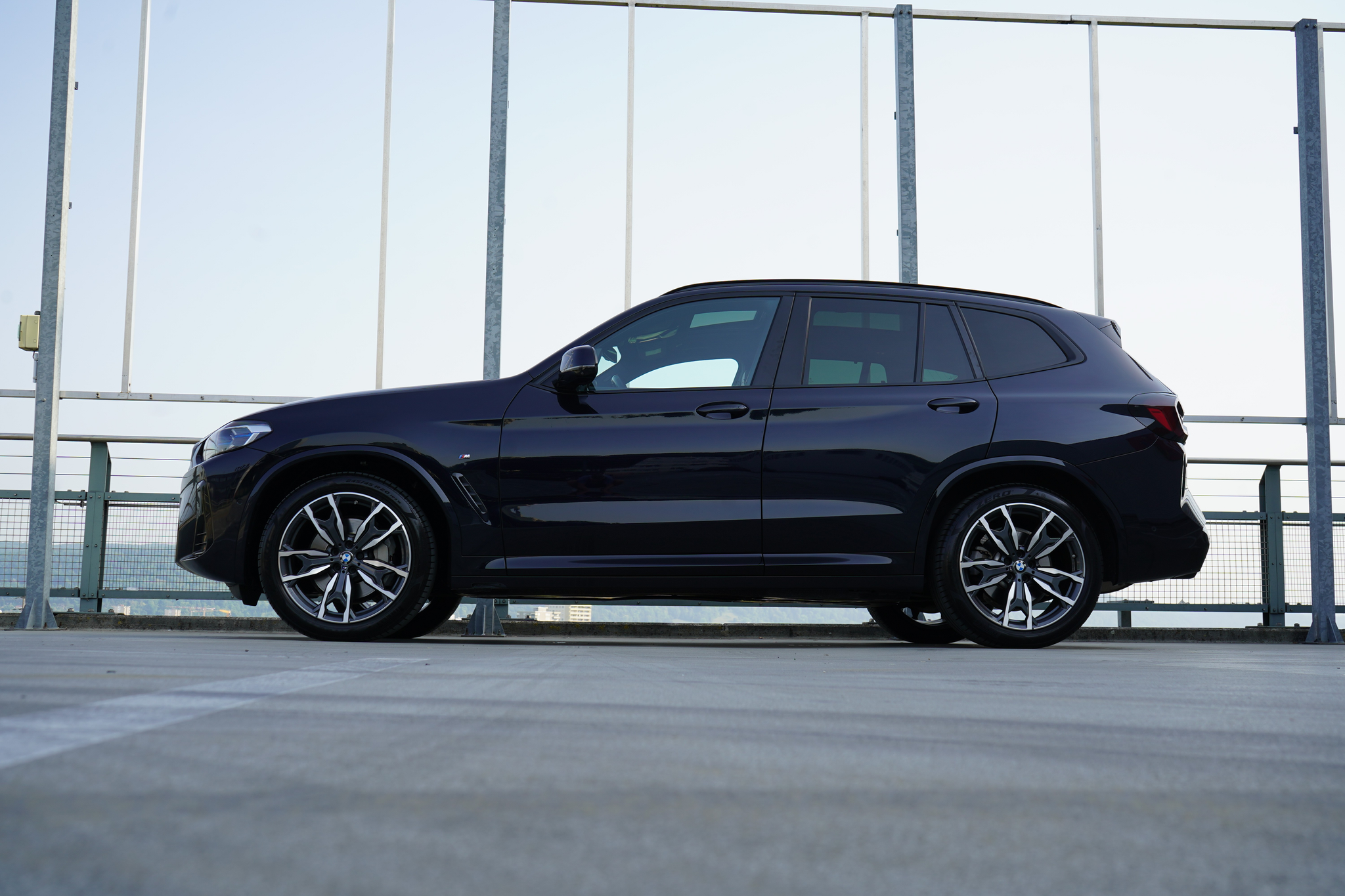 listing desktop thumbnail image 3