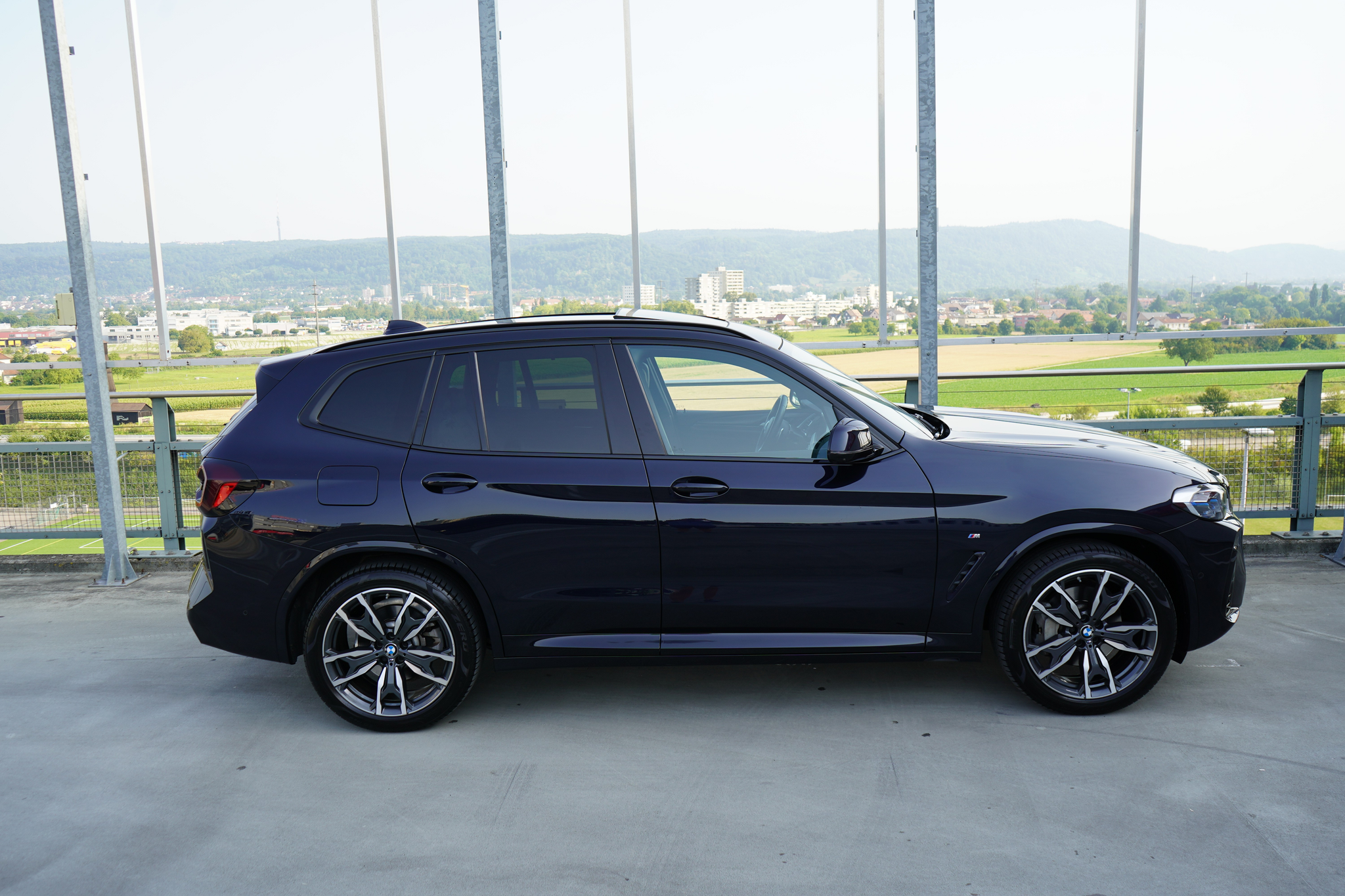 listing desktop thumbnail image 4