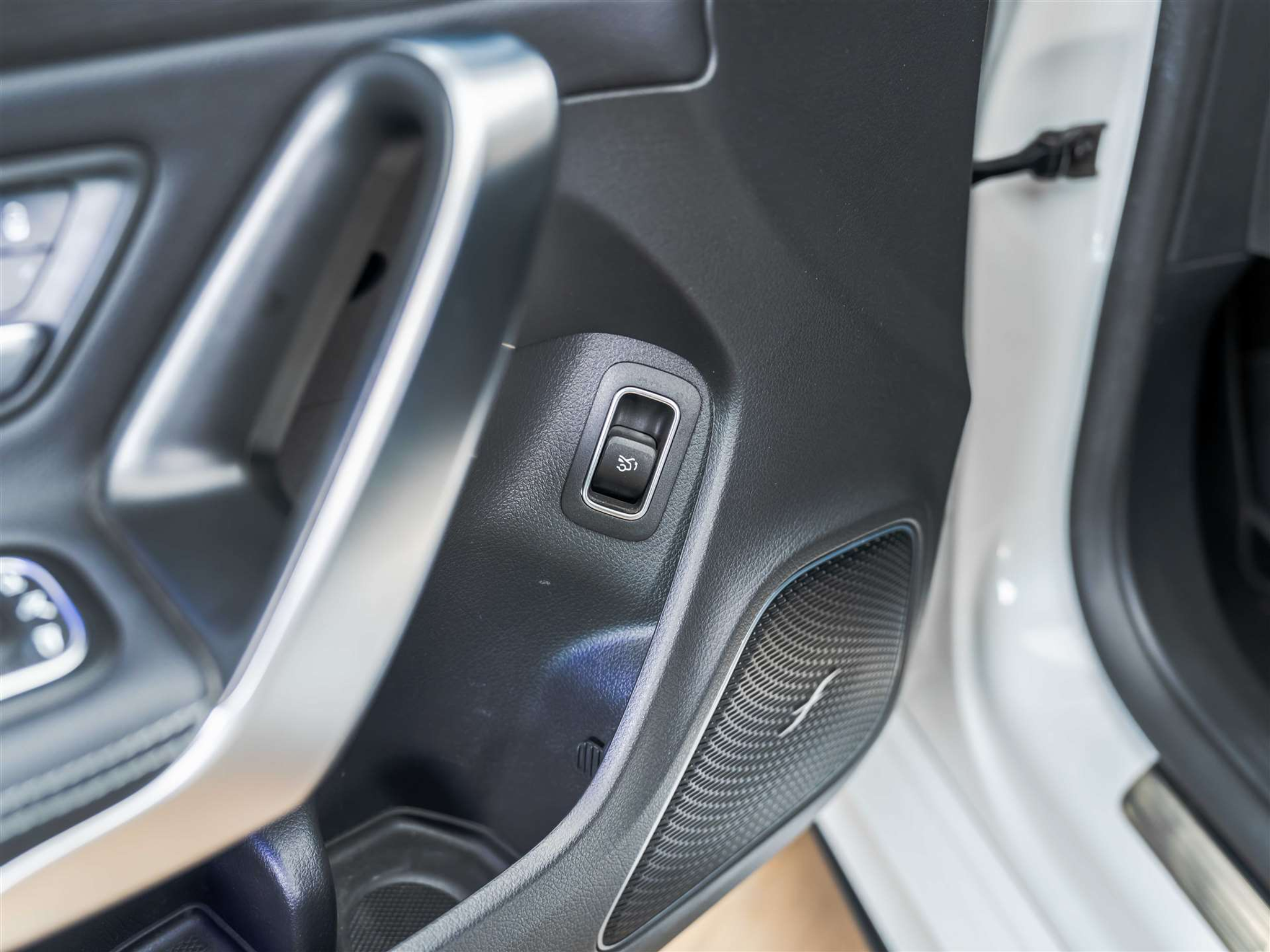 listing desktop thumbnail image 27