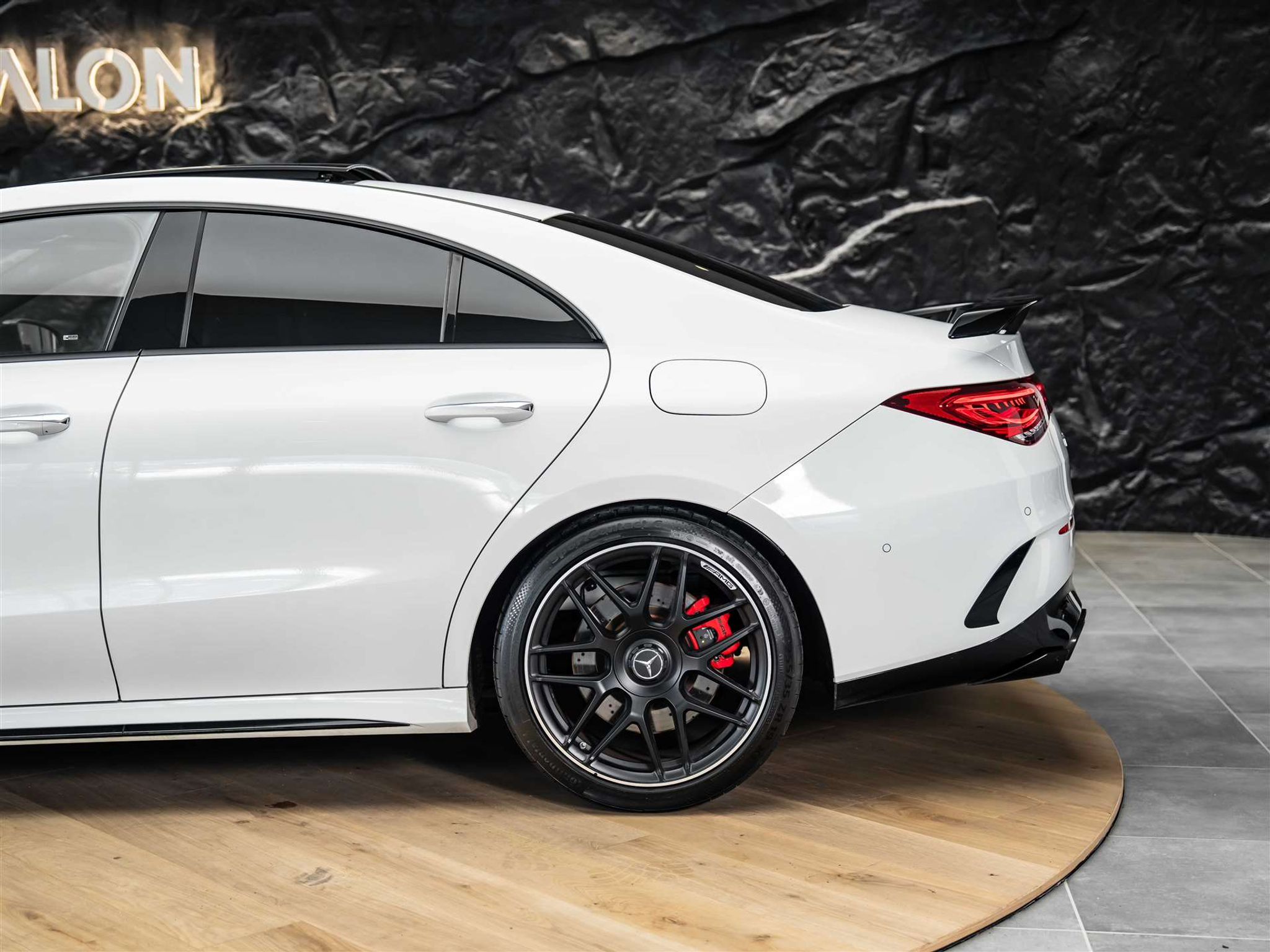 listing desktop thumbnail image 21