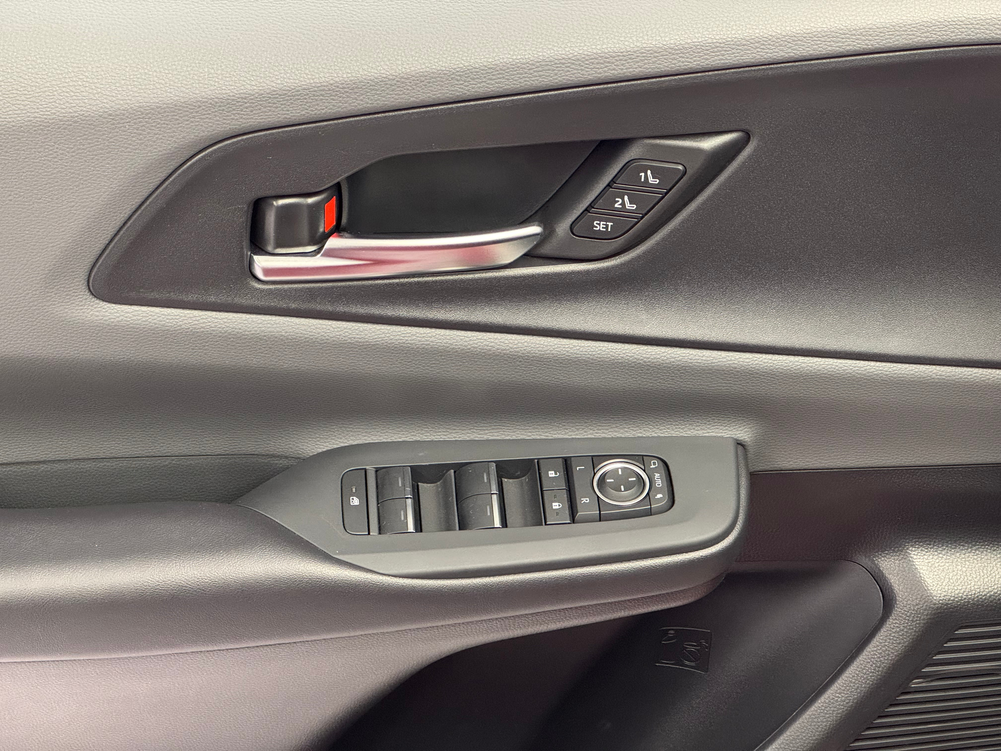 listing desktop thumbnail image 15