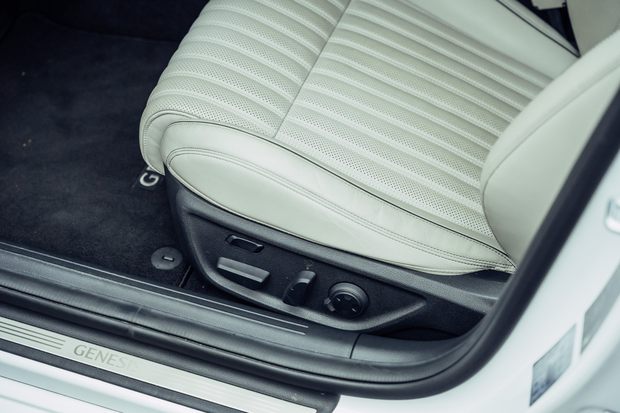 listing desktop thumbnail image 11