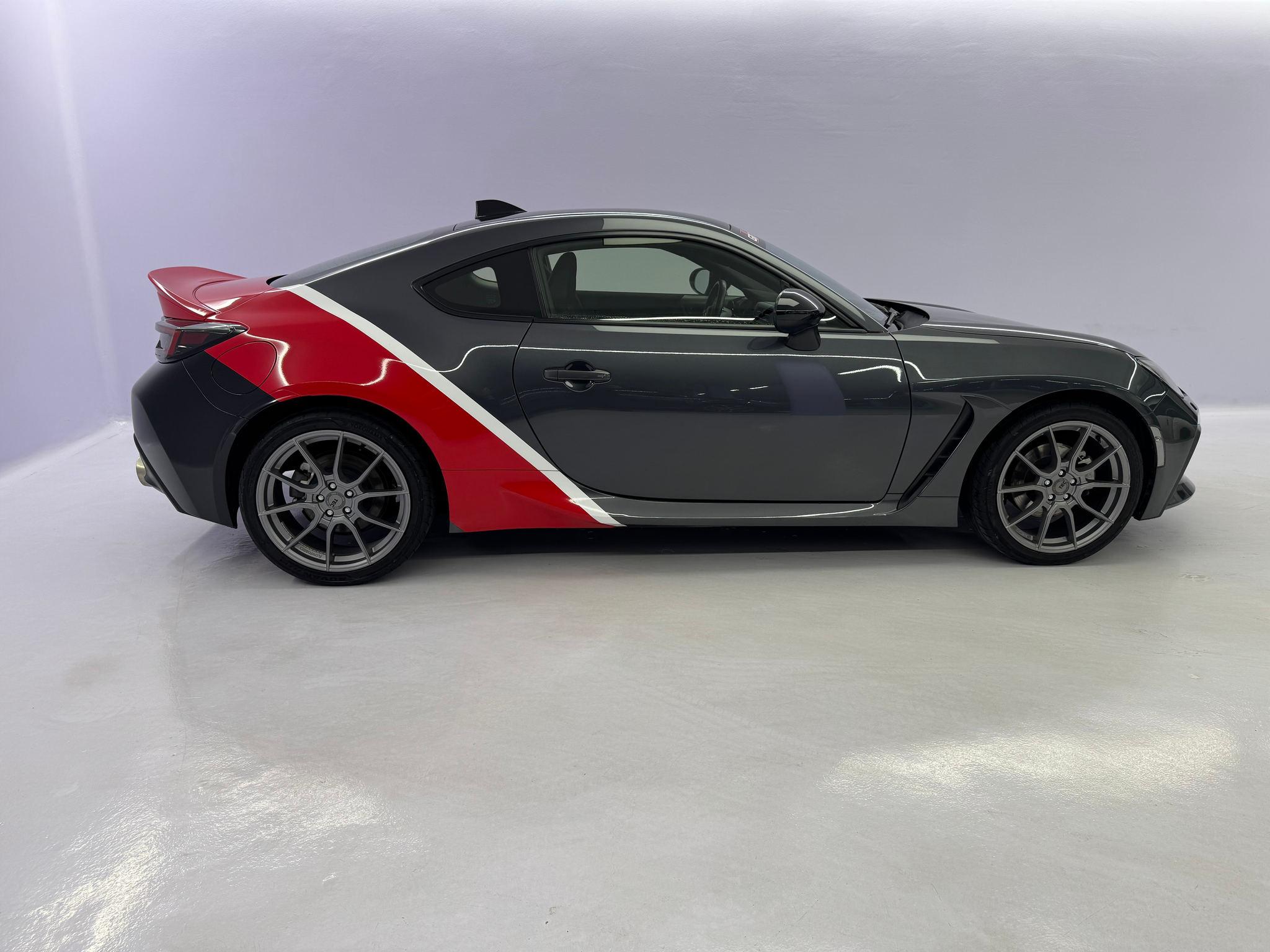 listing desktop thumbnail image 2