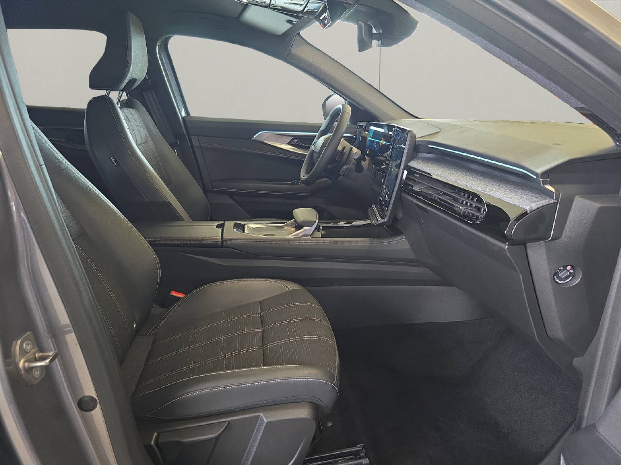 listing desktop thumbnail image 4