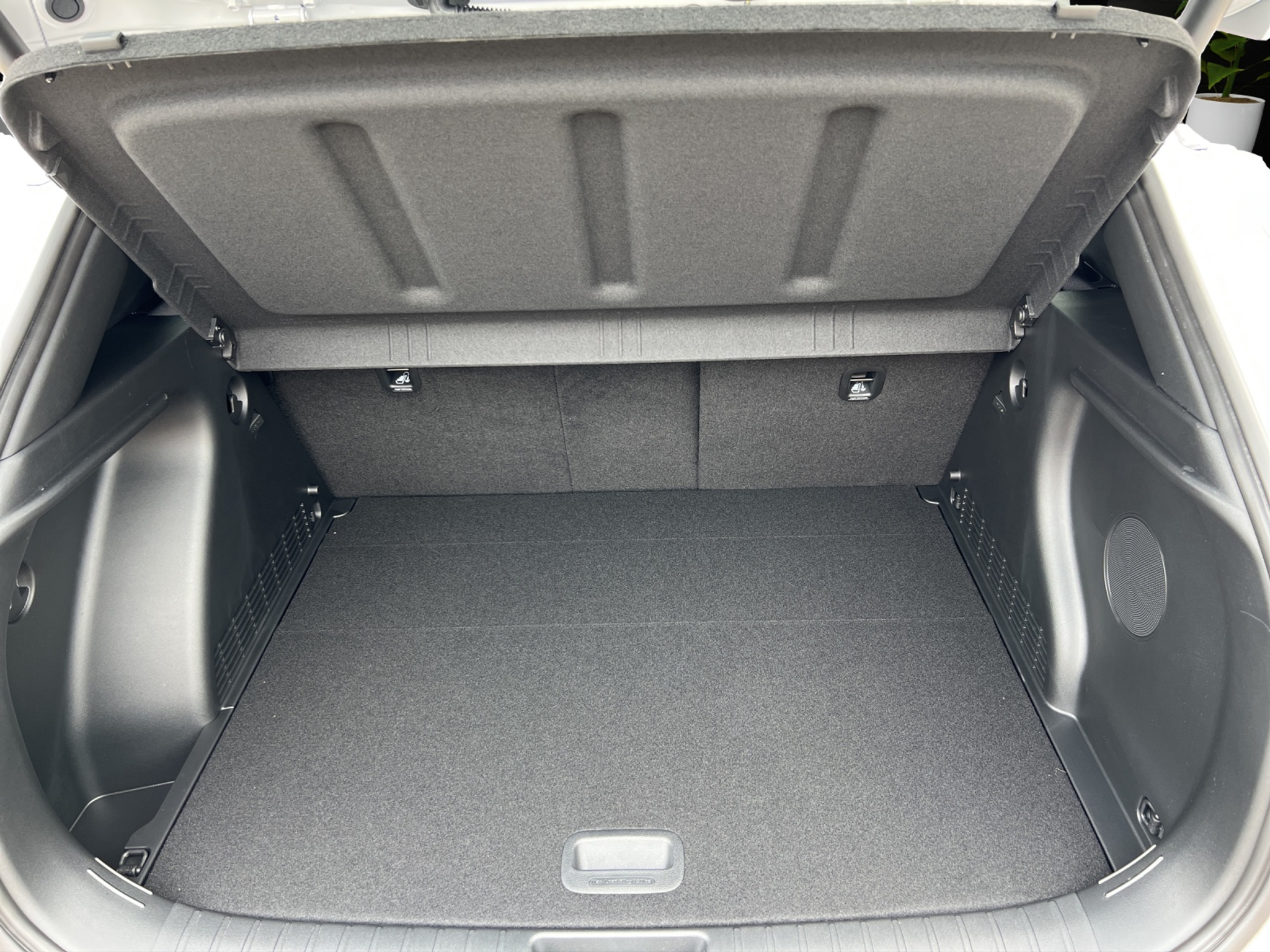 listing desktop thumbnail image 12