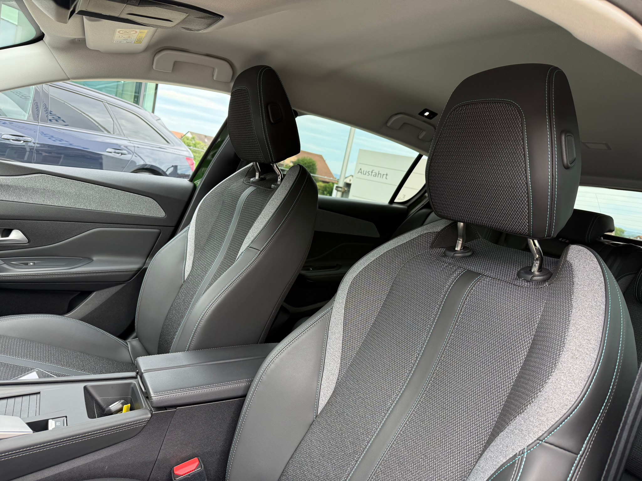 listing desktop thumbnail image 11