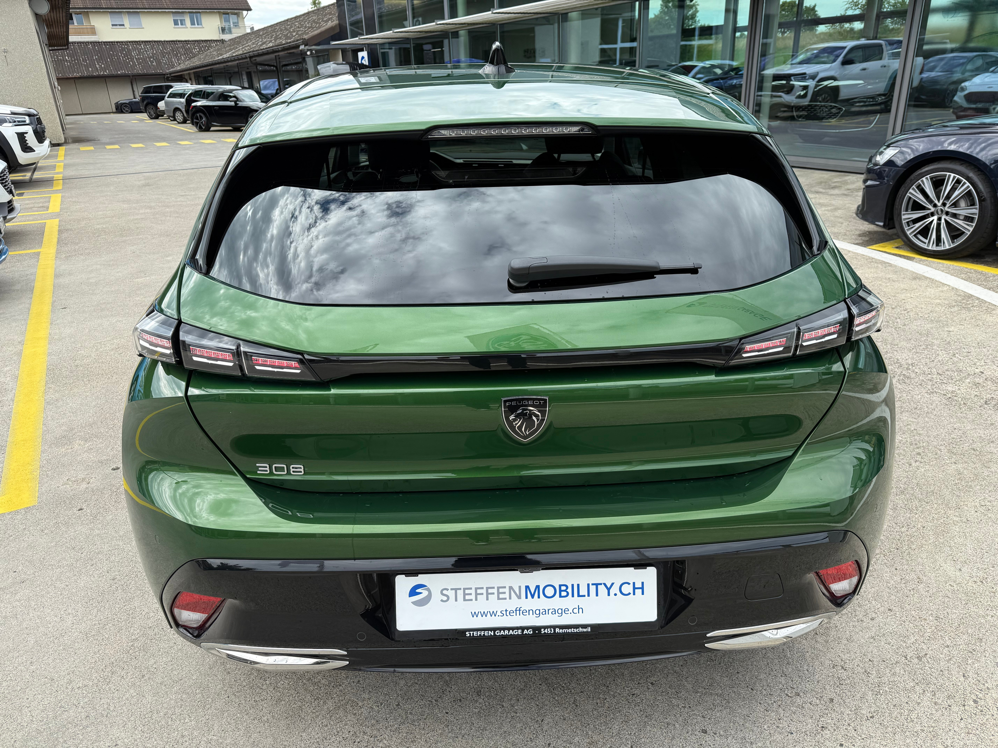 listing desktop thumbnail image 6