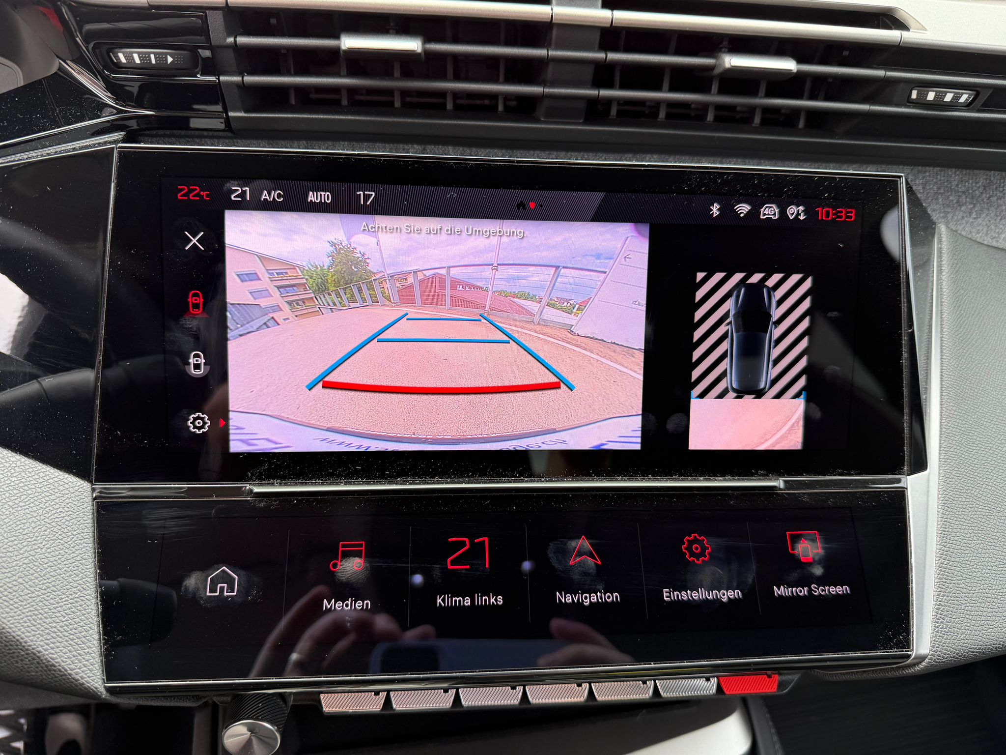 listing desktop thumbnail image 17