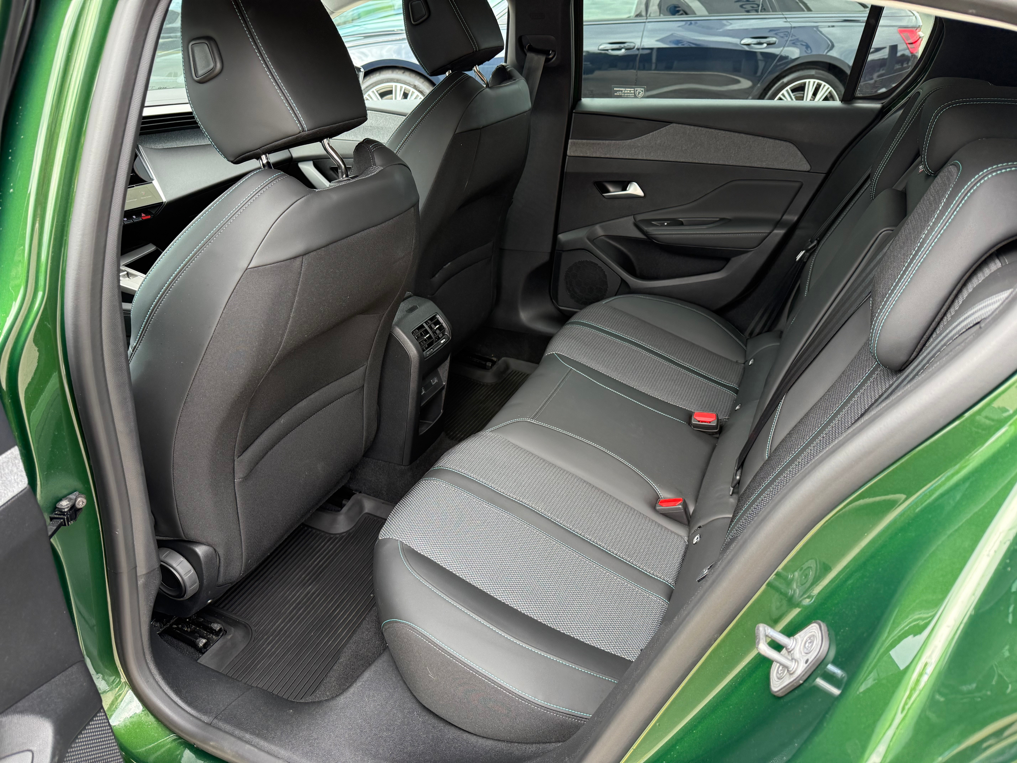 listing desktop thumbnail image 22