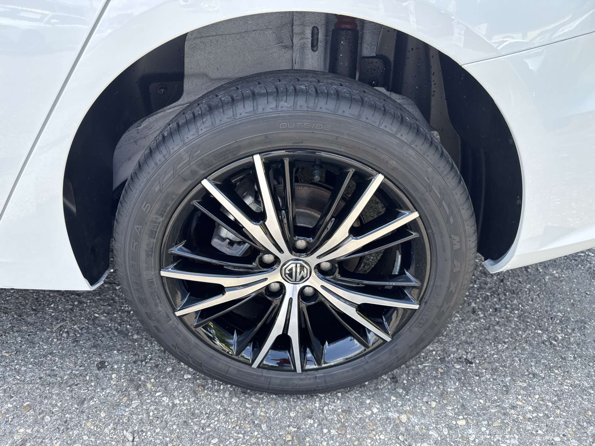 listing desktop thumbnail image 9