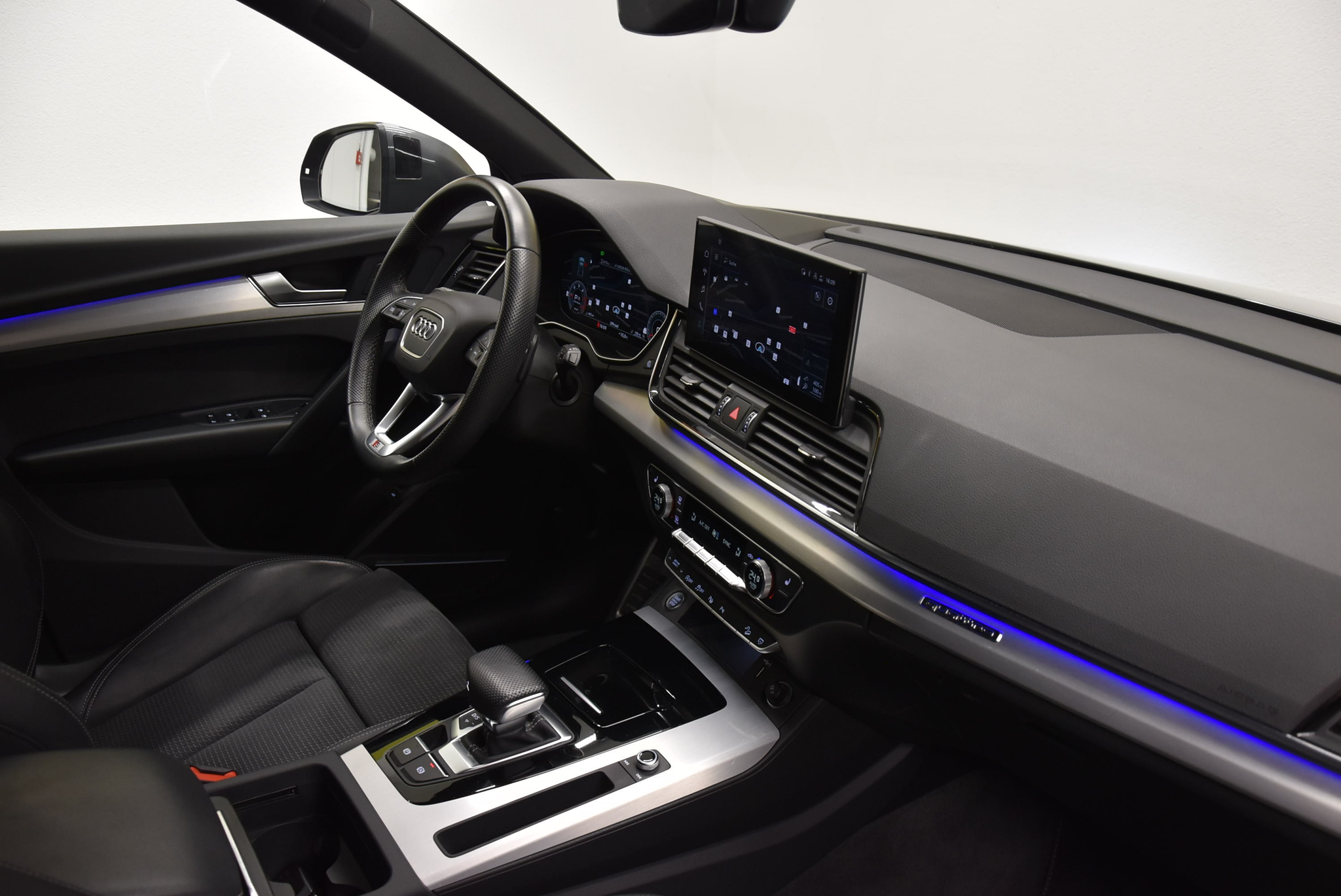 listing desktop thumbnail image 3