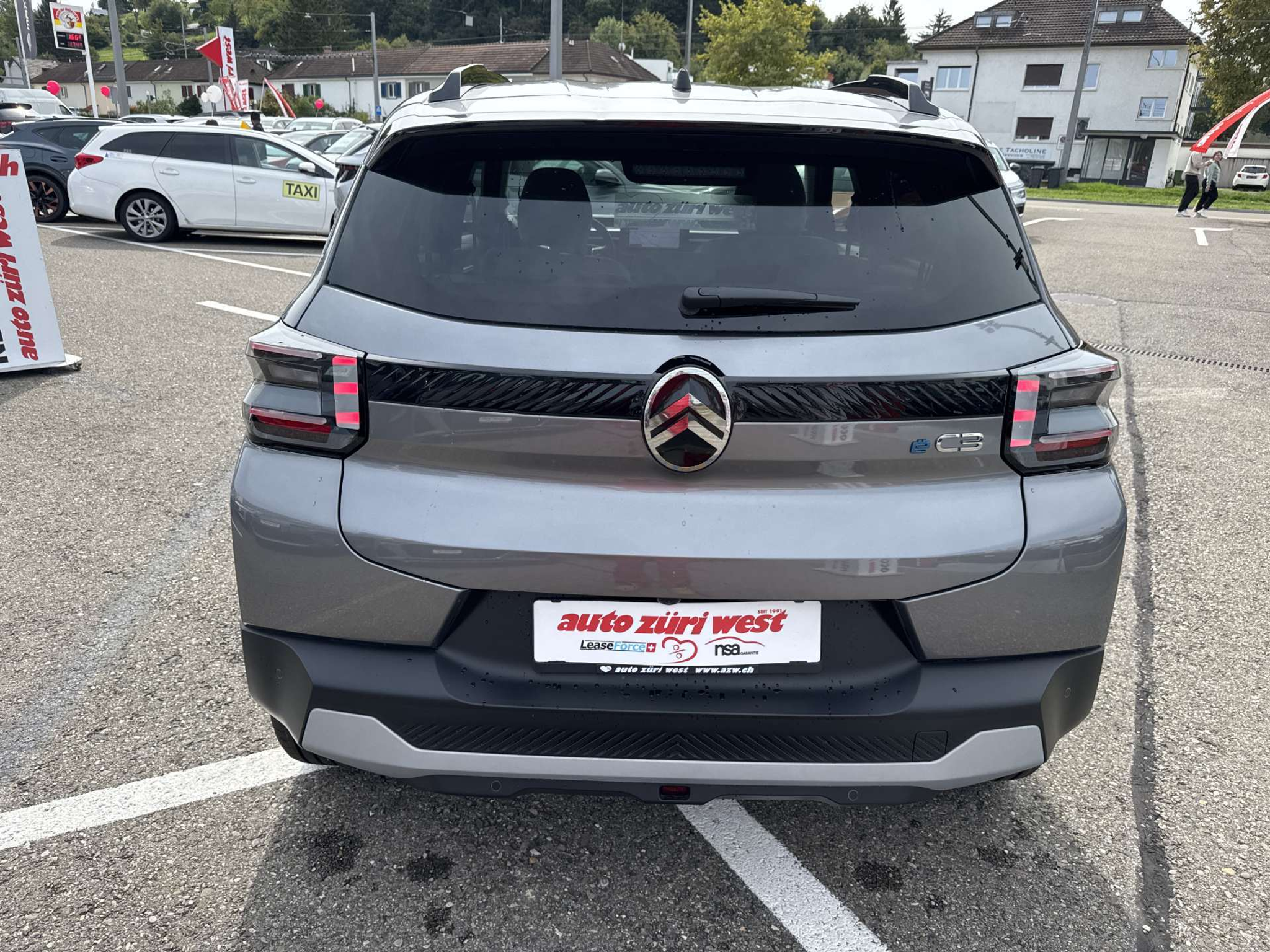 listing desktop thumbnail image 14