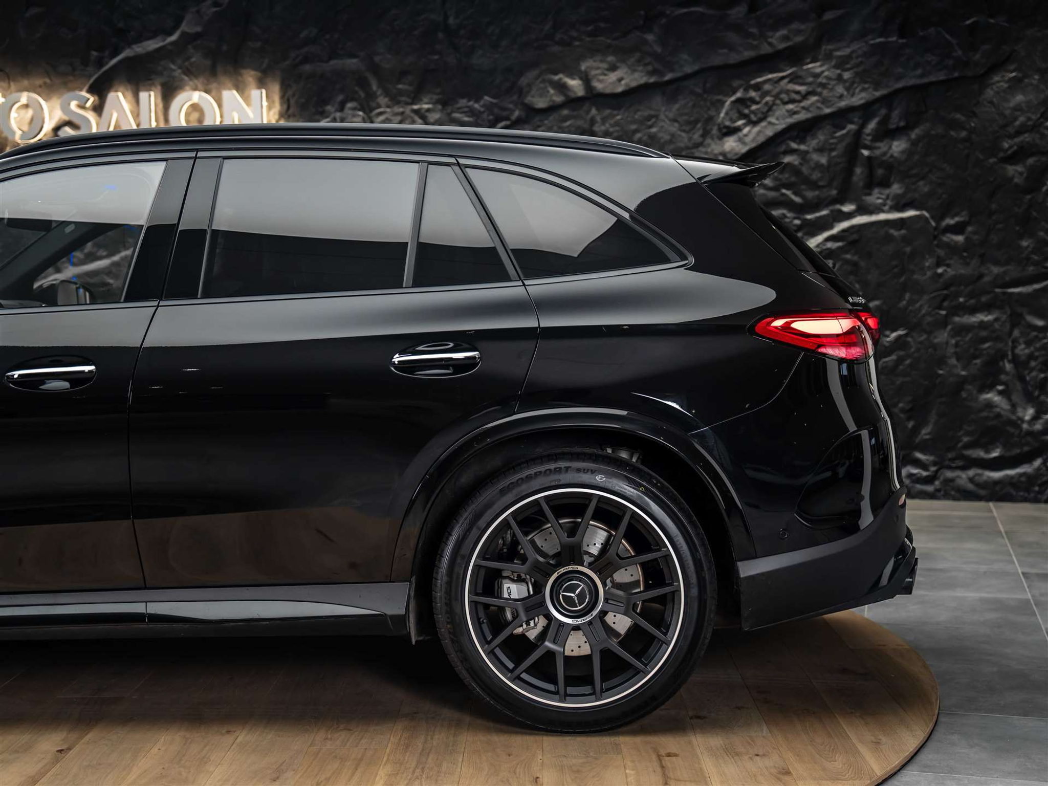 listing desktop thumbnail image 18