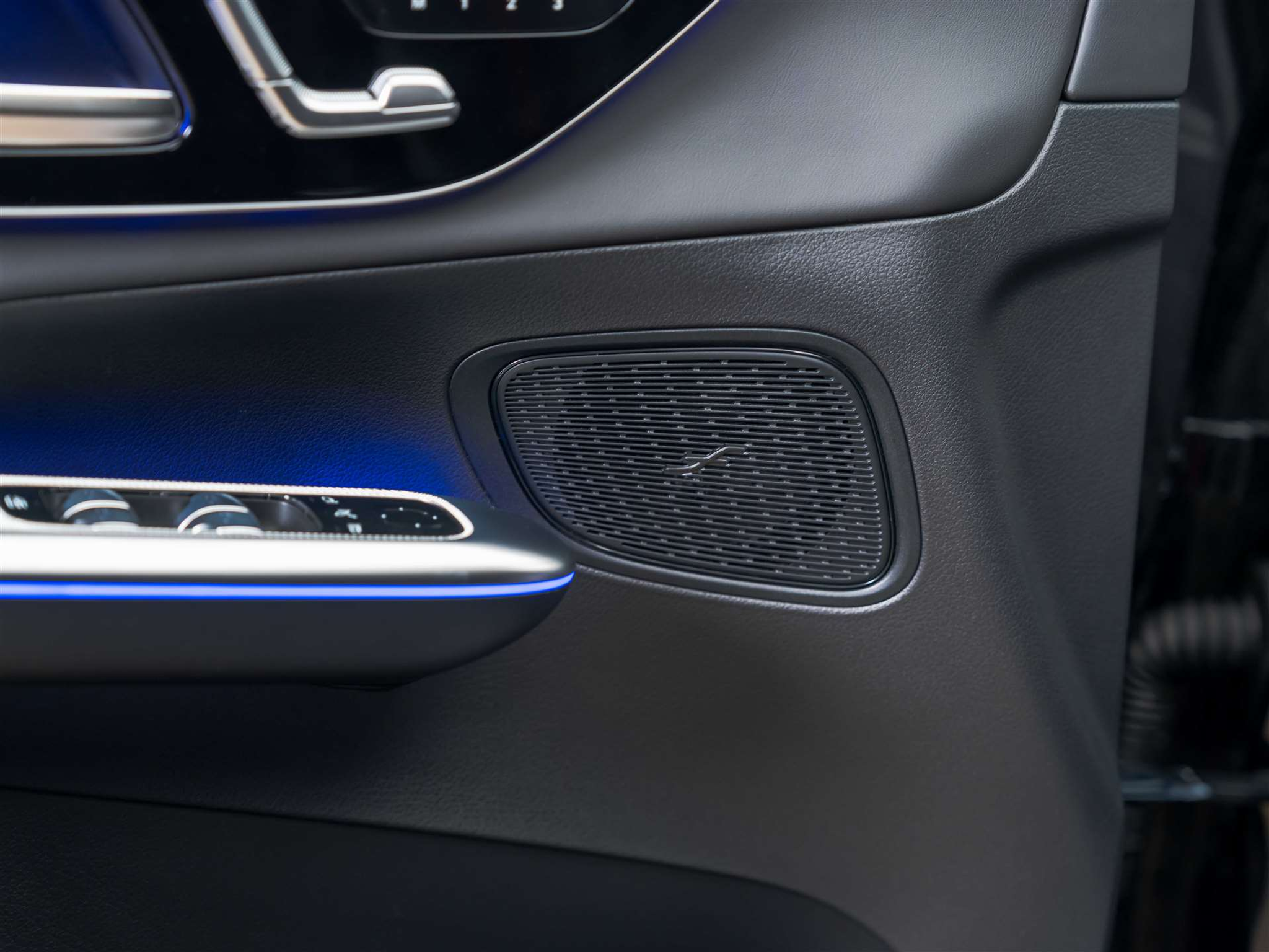 listing desktop thumbnail image 22