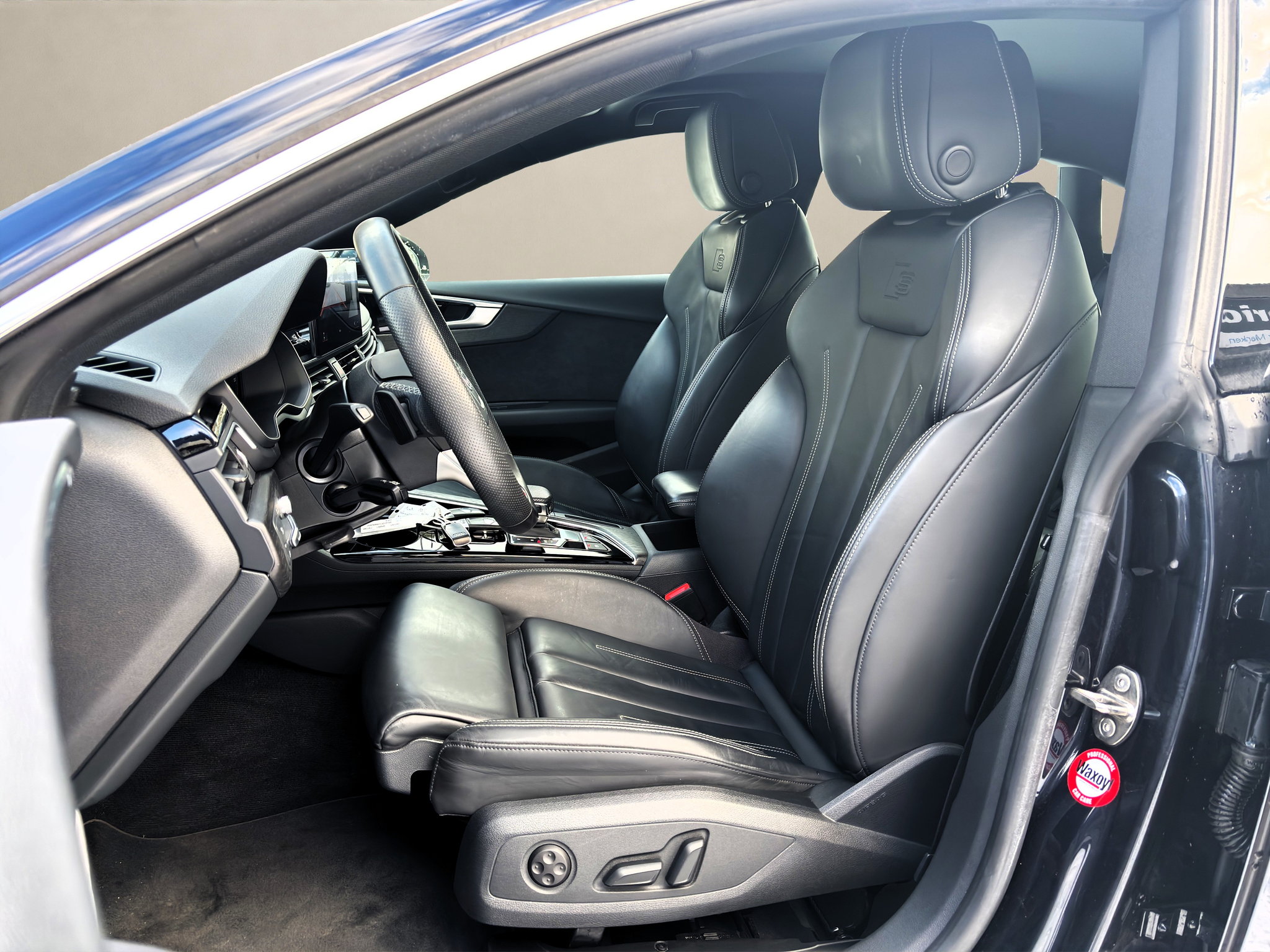 listing desktop thumbnail image 8