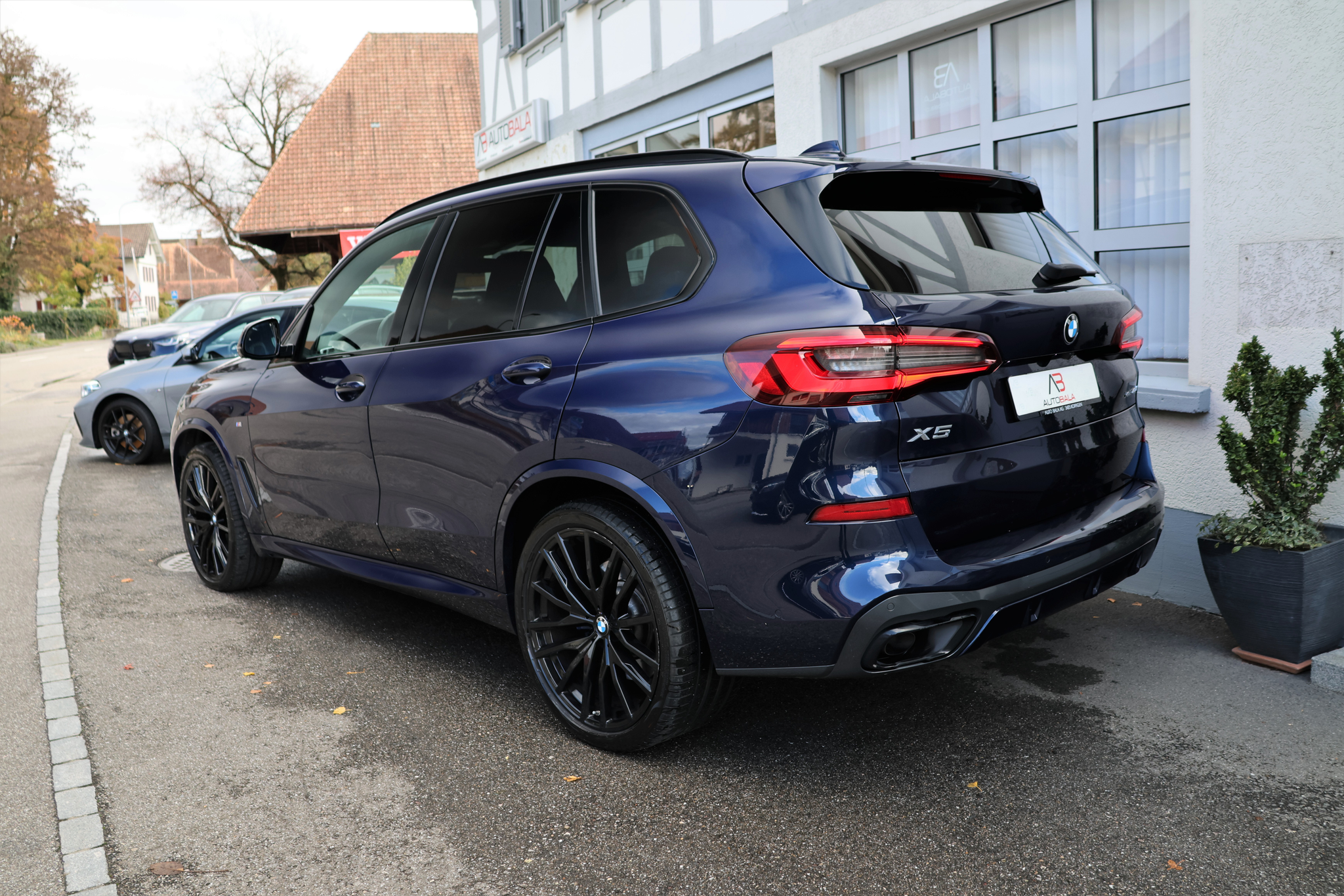 listing desktop thumbnail image 5